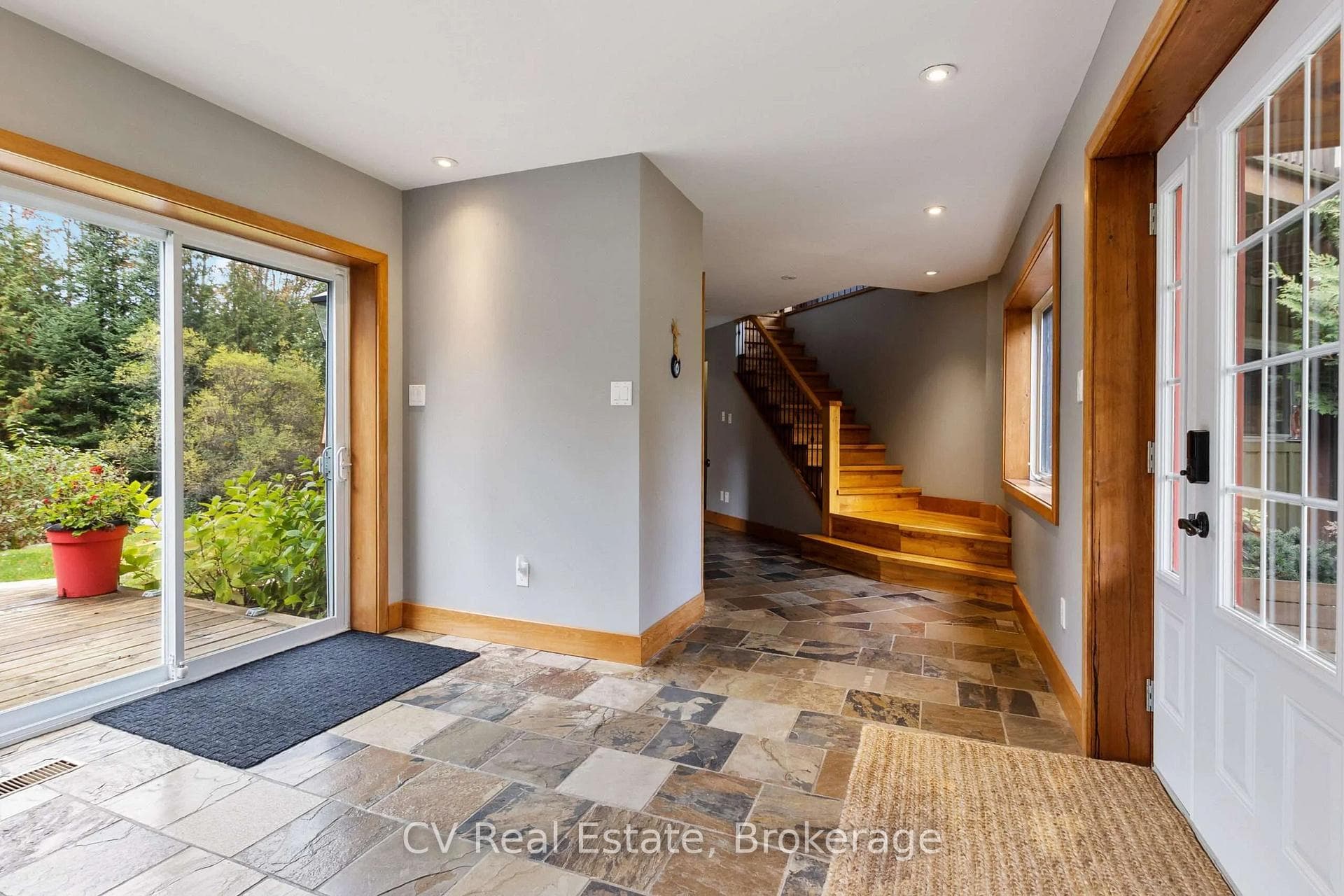 156 Chamonix Crescent photo 30