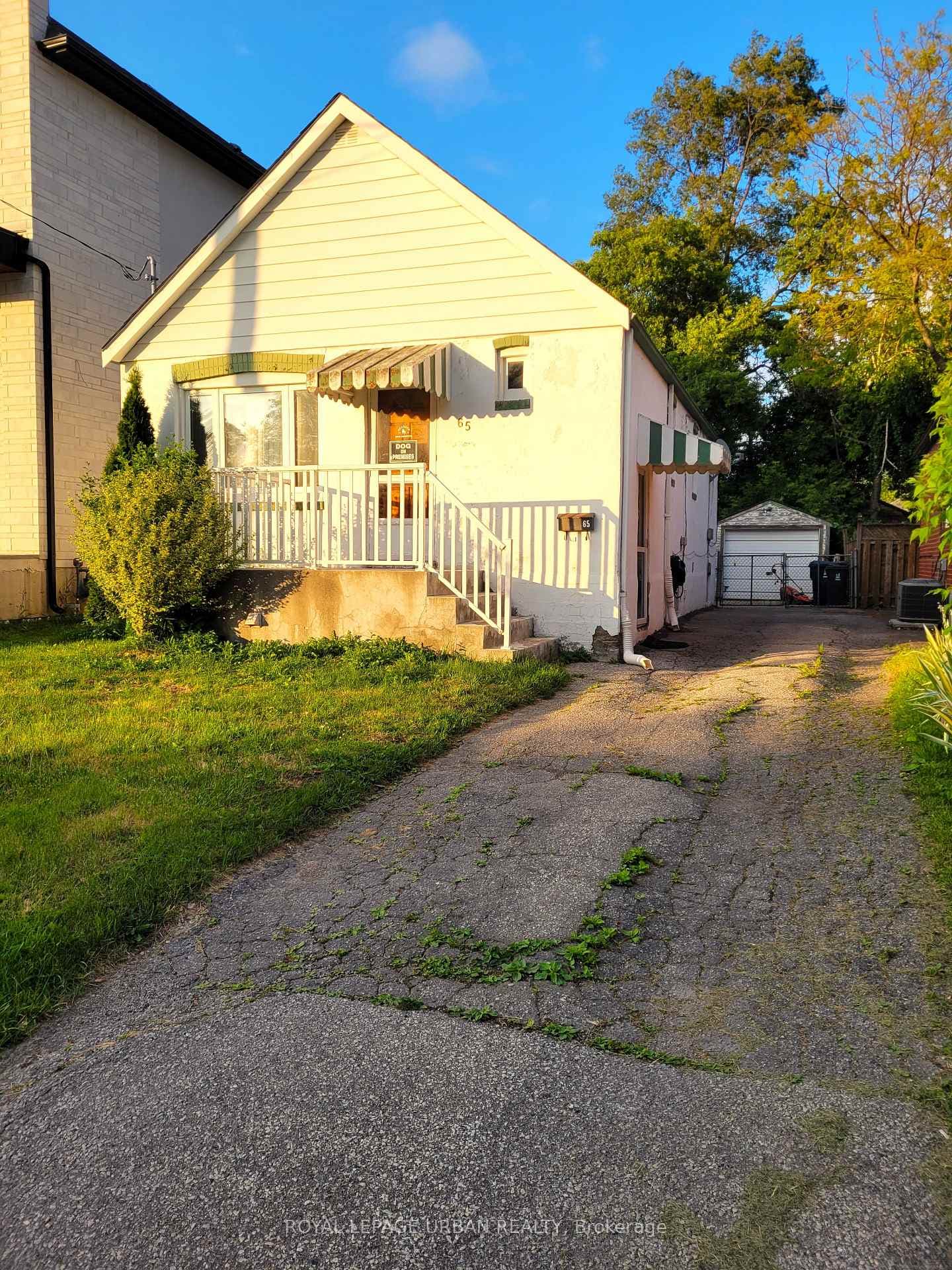 35 foot frontage Private drive