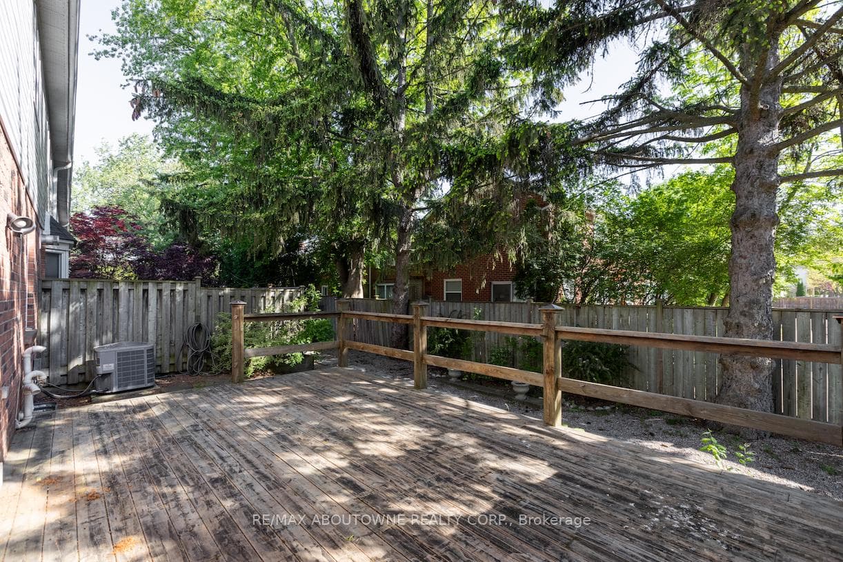 5427 Lakeshore Road Unit 11 photo 32