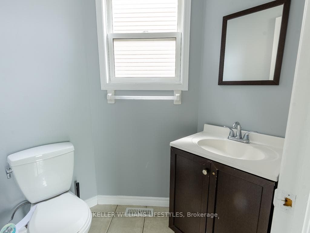832 Thistledown Way photo 8