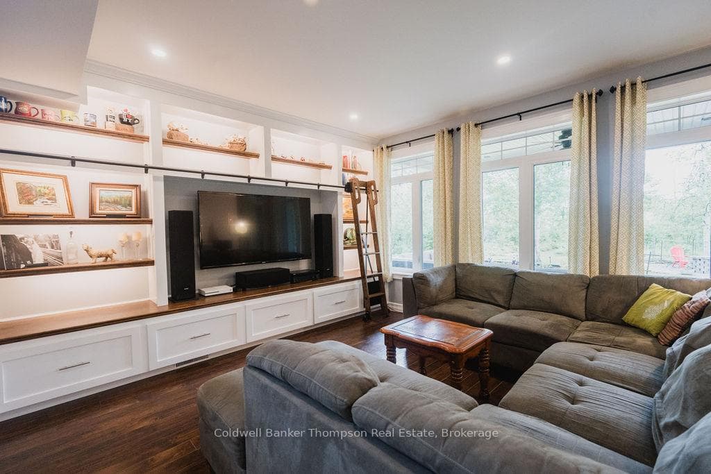 39 Riverside Avenue photo 11