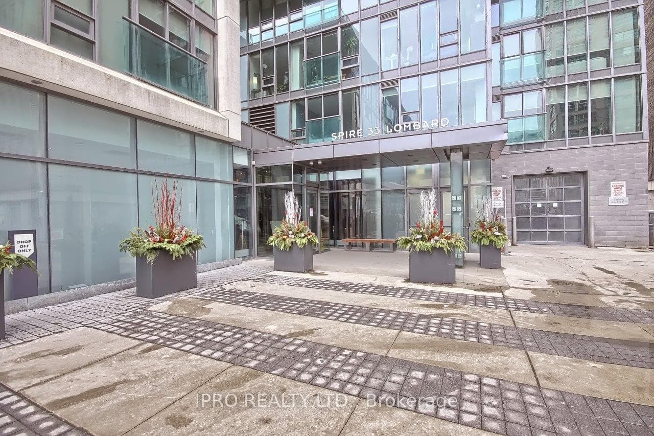 33 Lombard Street Unit 204 photo 2