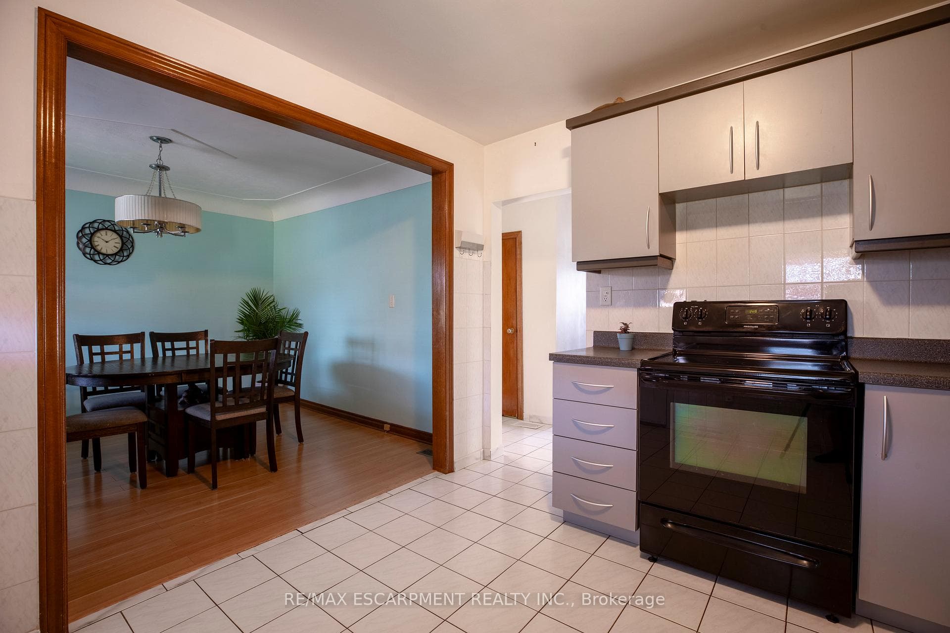 118 JULIAN Avenue photo 11