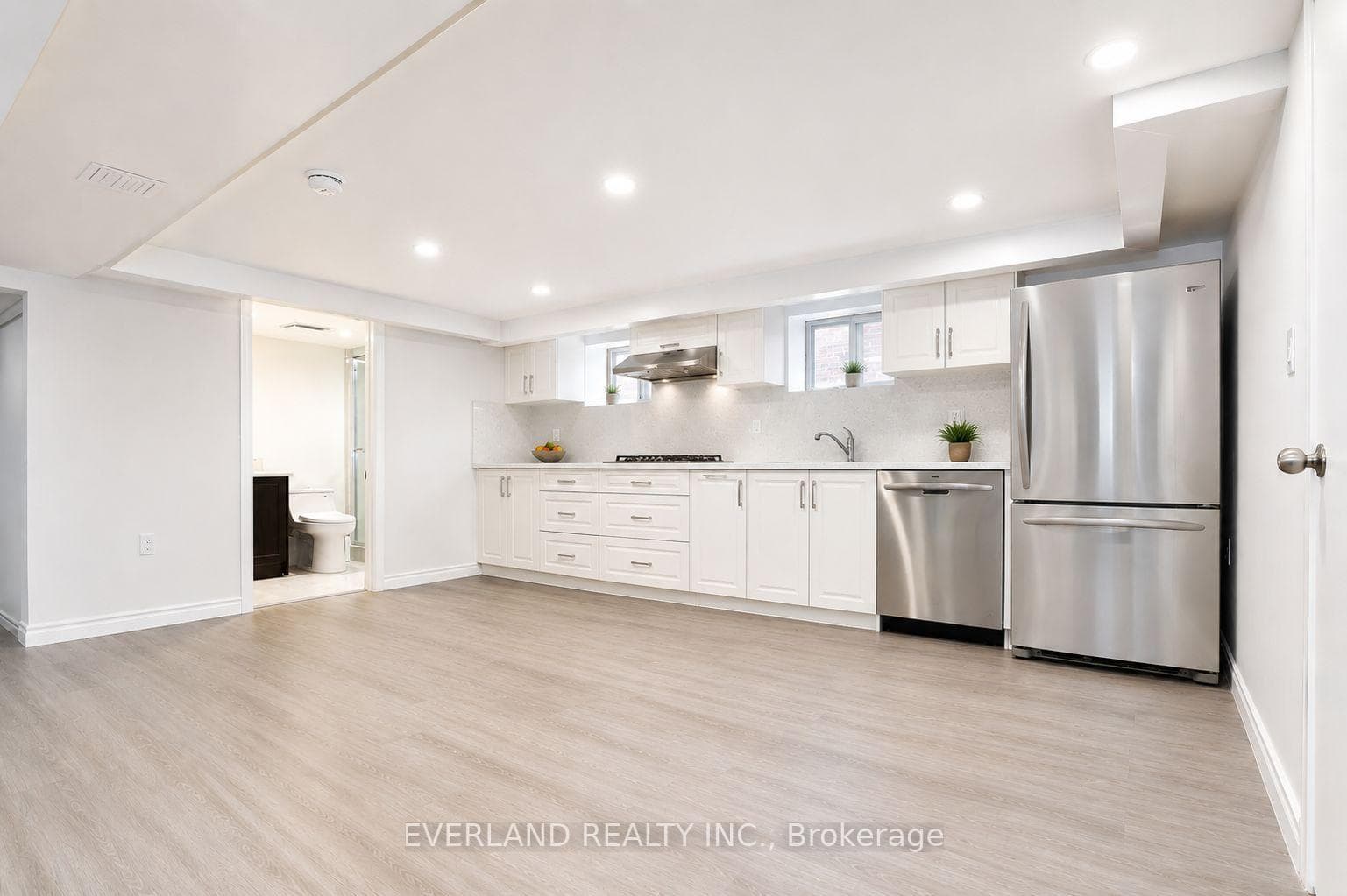 1751 Bayview Avenue Unit Unit A photo 3