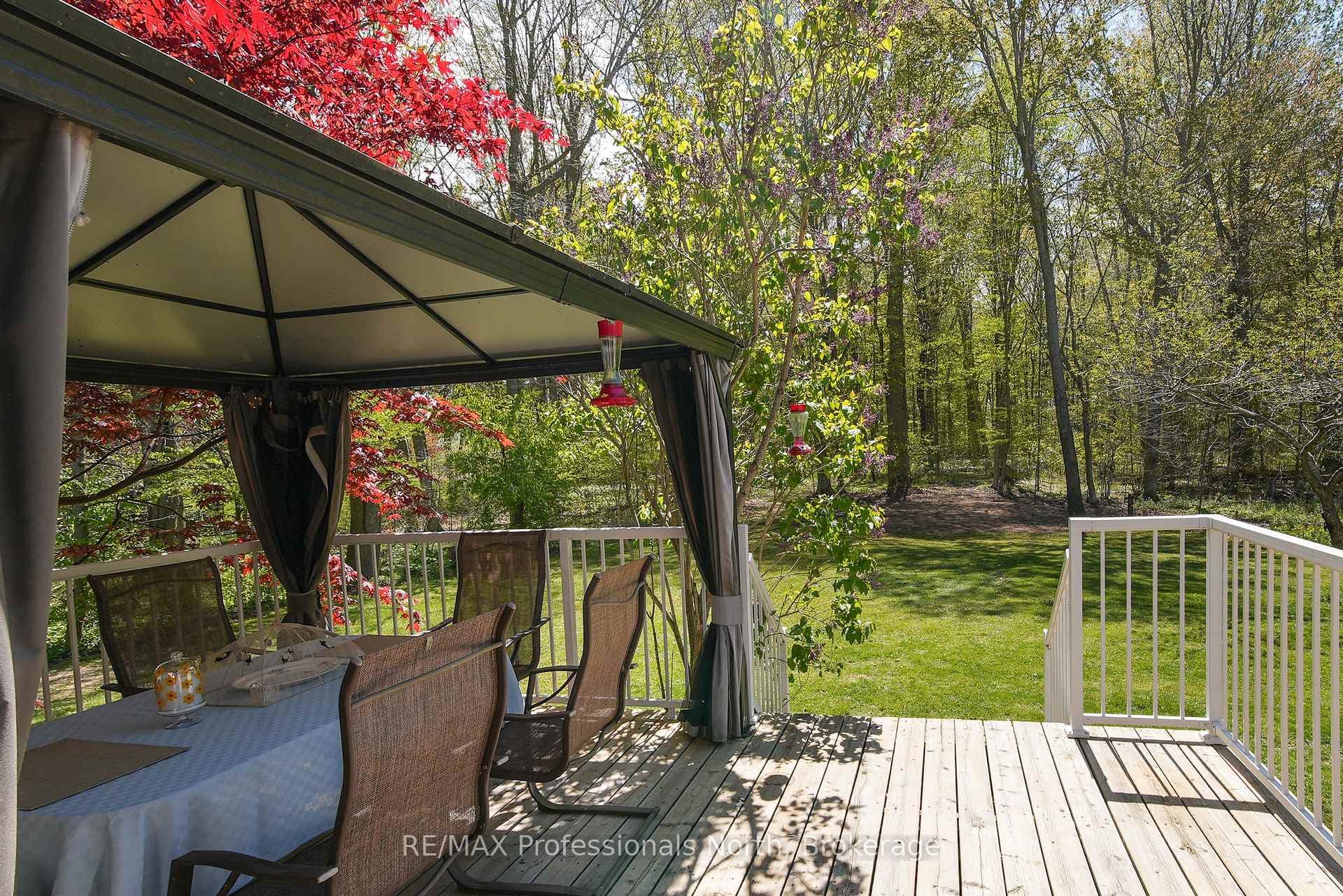 9883 Graham Road photo 32