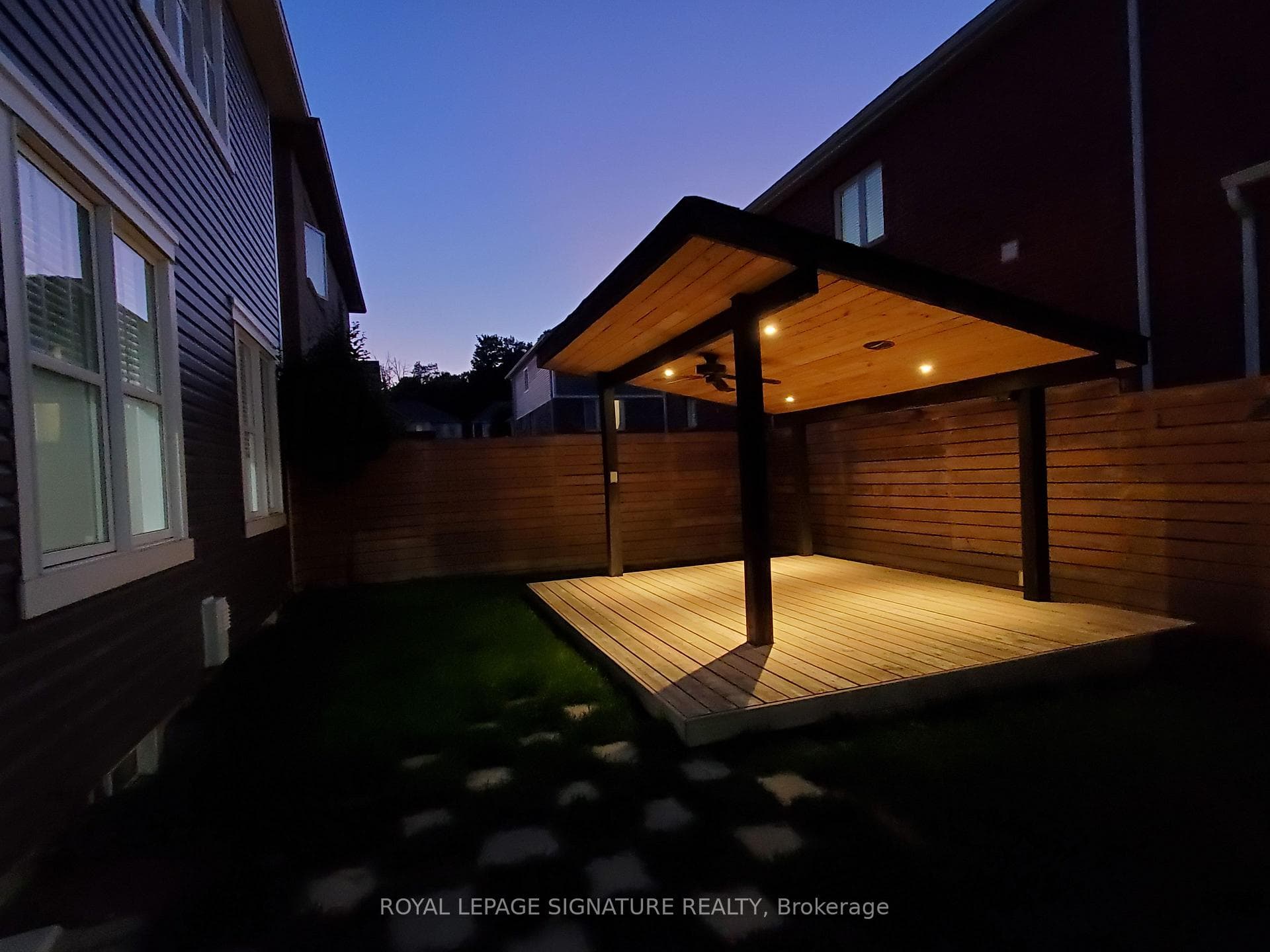 373 Falling Green Crescent photo 32