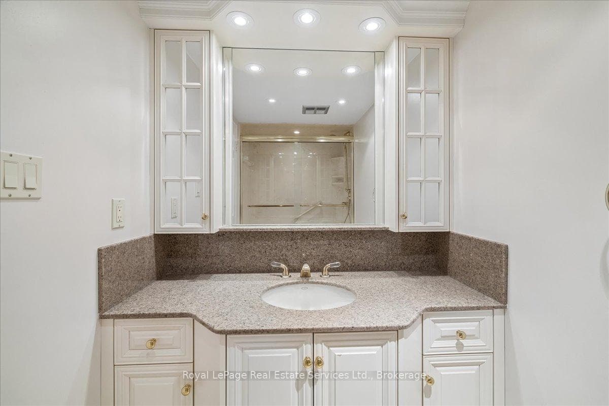 2170 Marine Drive Unit 506 photo 22