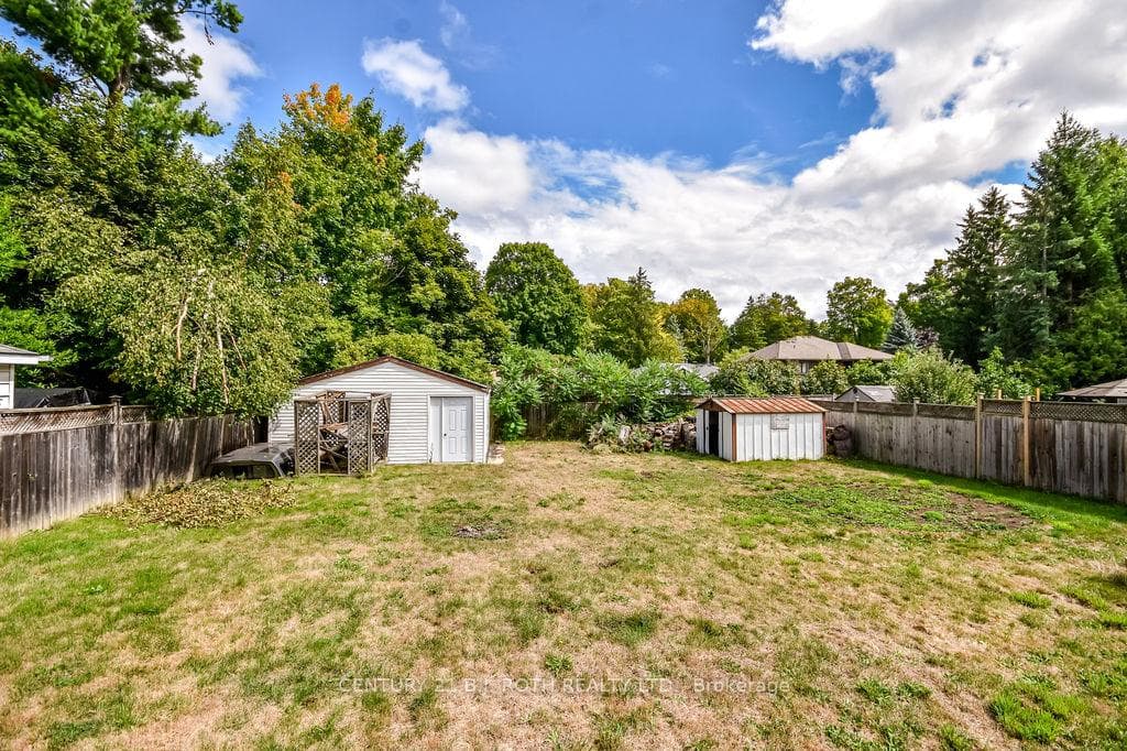 2043 St Johns Road photo 2