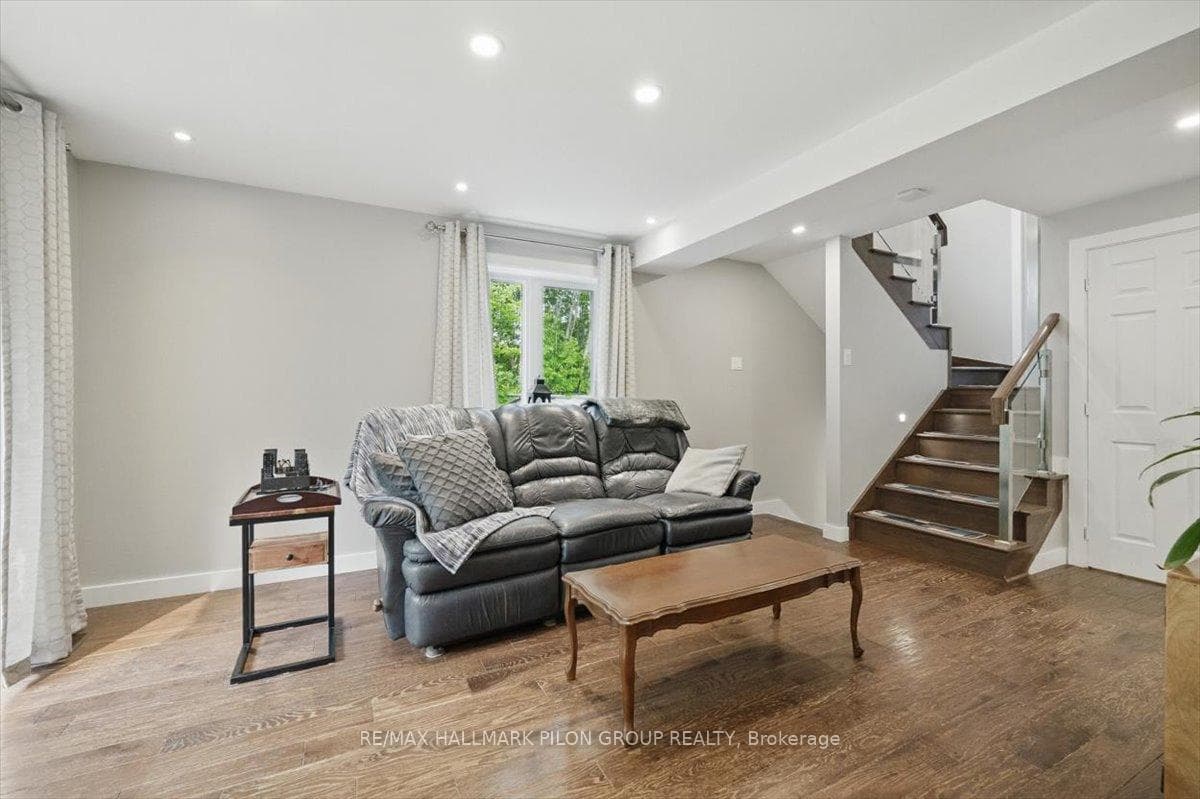 84 Eastpark Drive photo 10