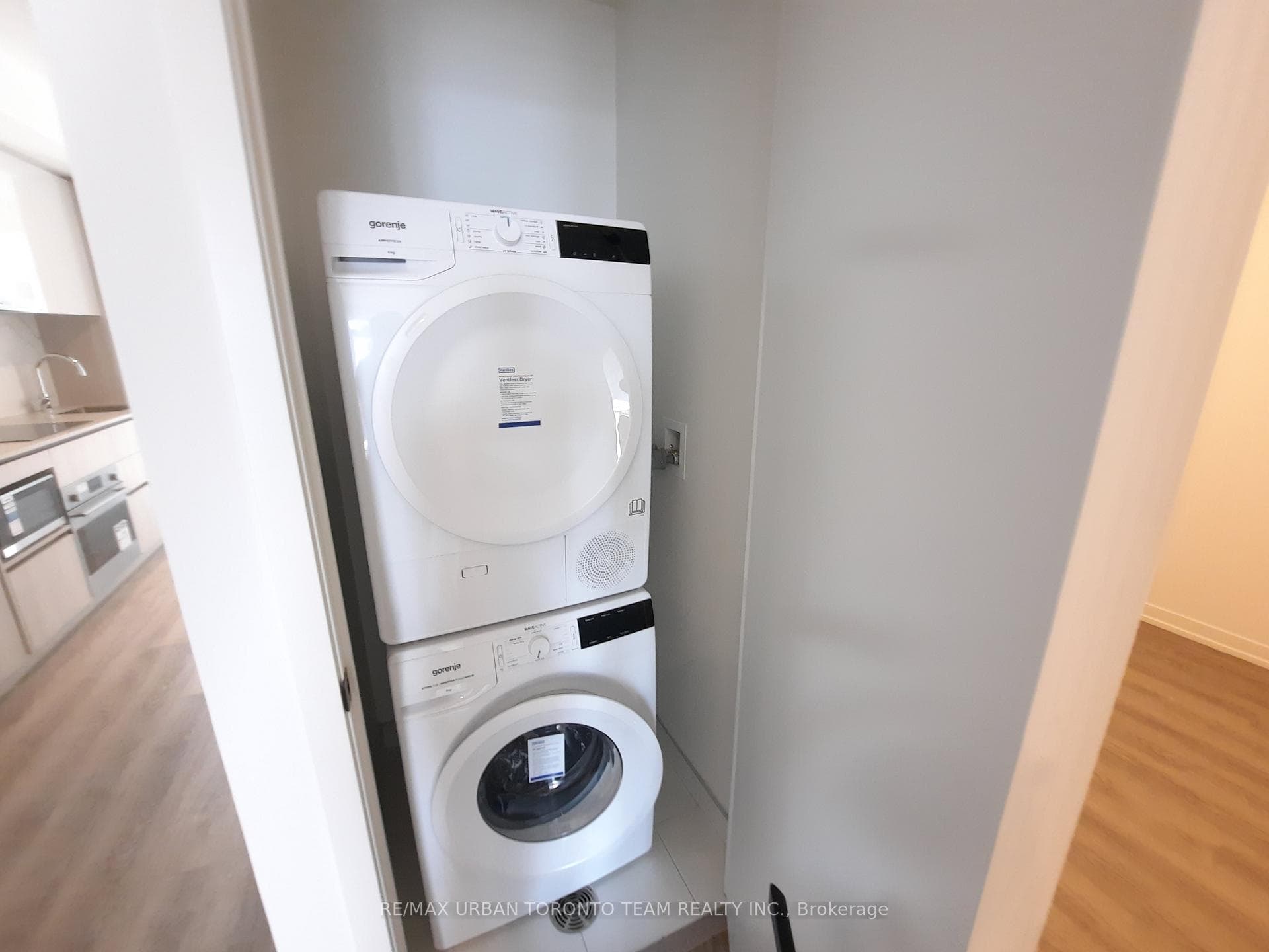 8 Interchange Way Unit 901 photo 9