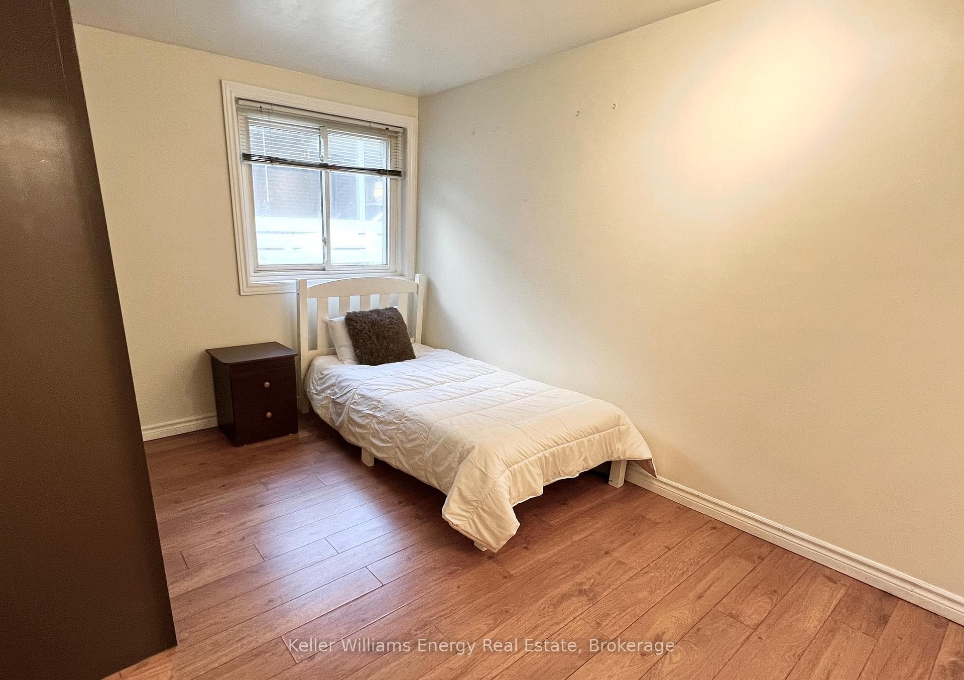 42 Oakley Boulevard photo 5