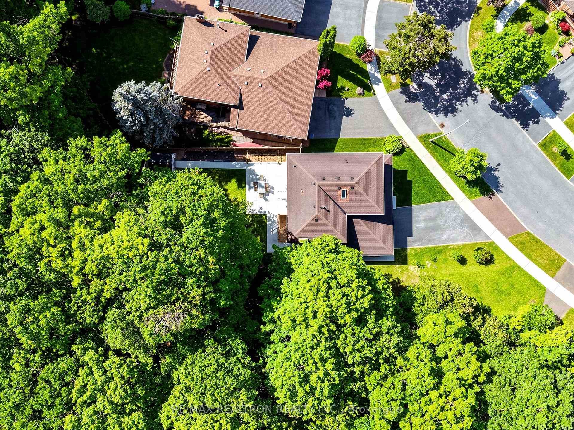 132 Stilecroft Drive photo 47