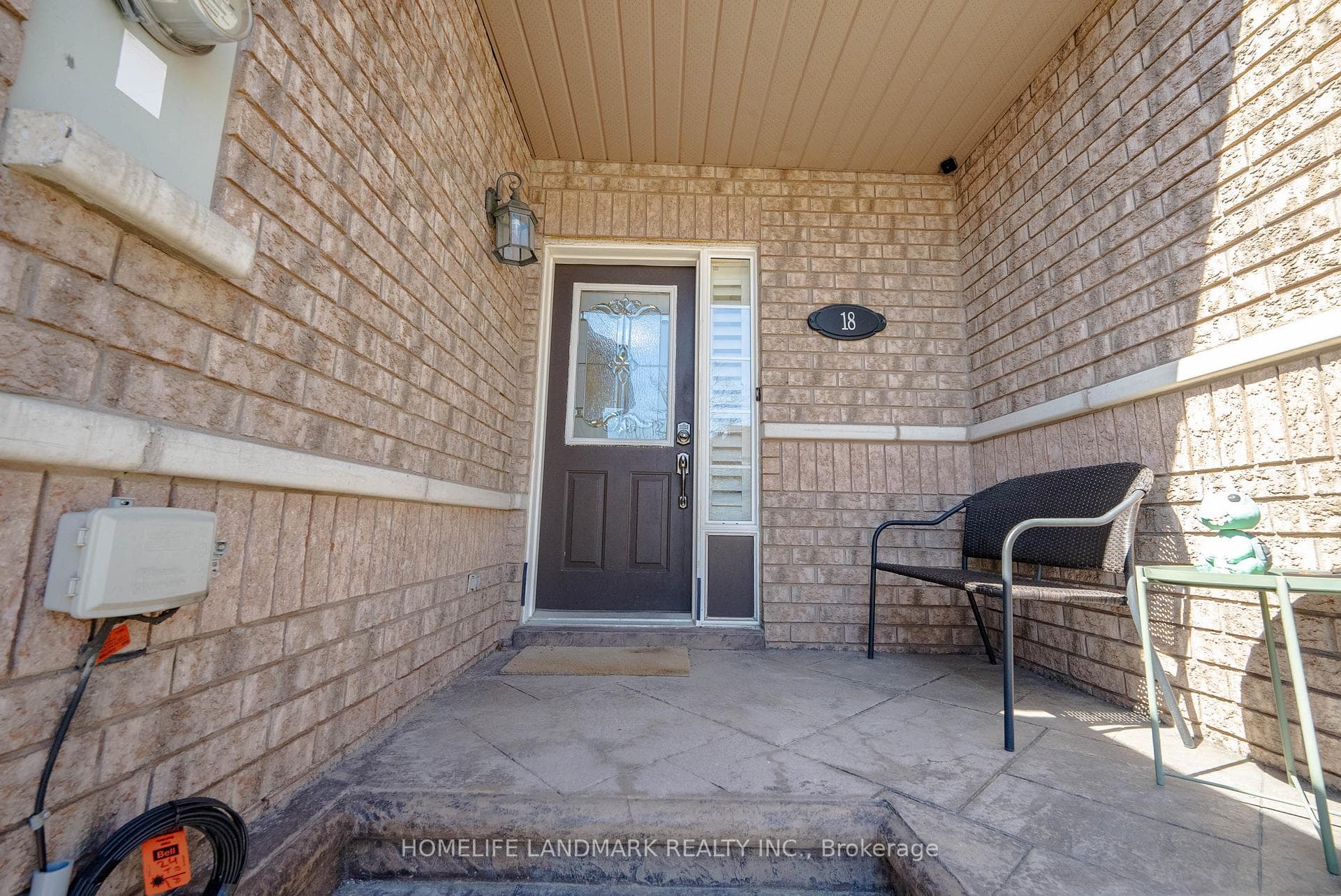 18 Lodgeway Drive photo 3