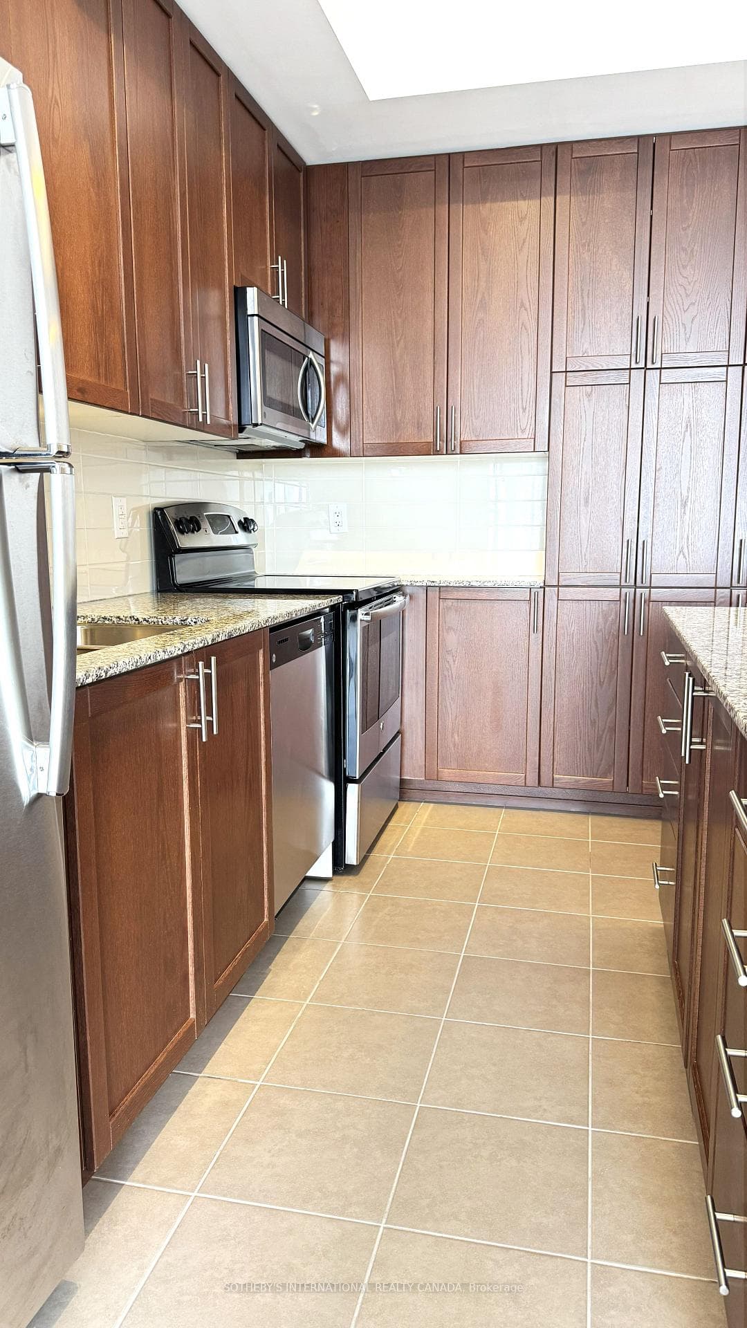 830 Lawrence Avenue Unit 802 photo 18