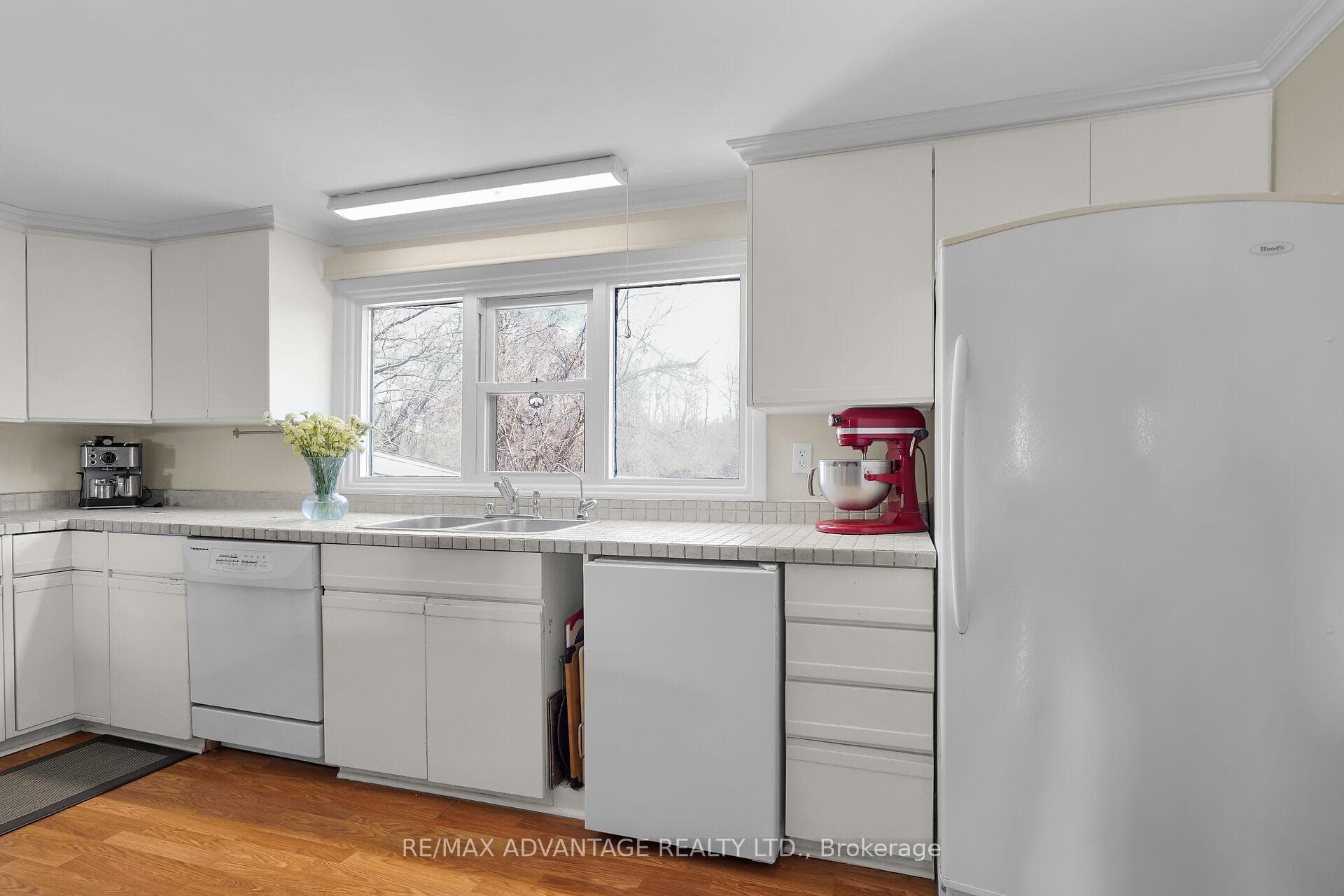 2678 Dorchester Road photo 13