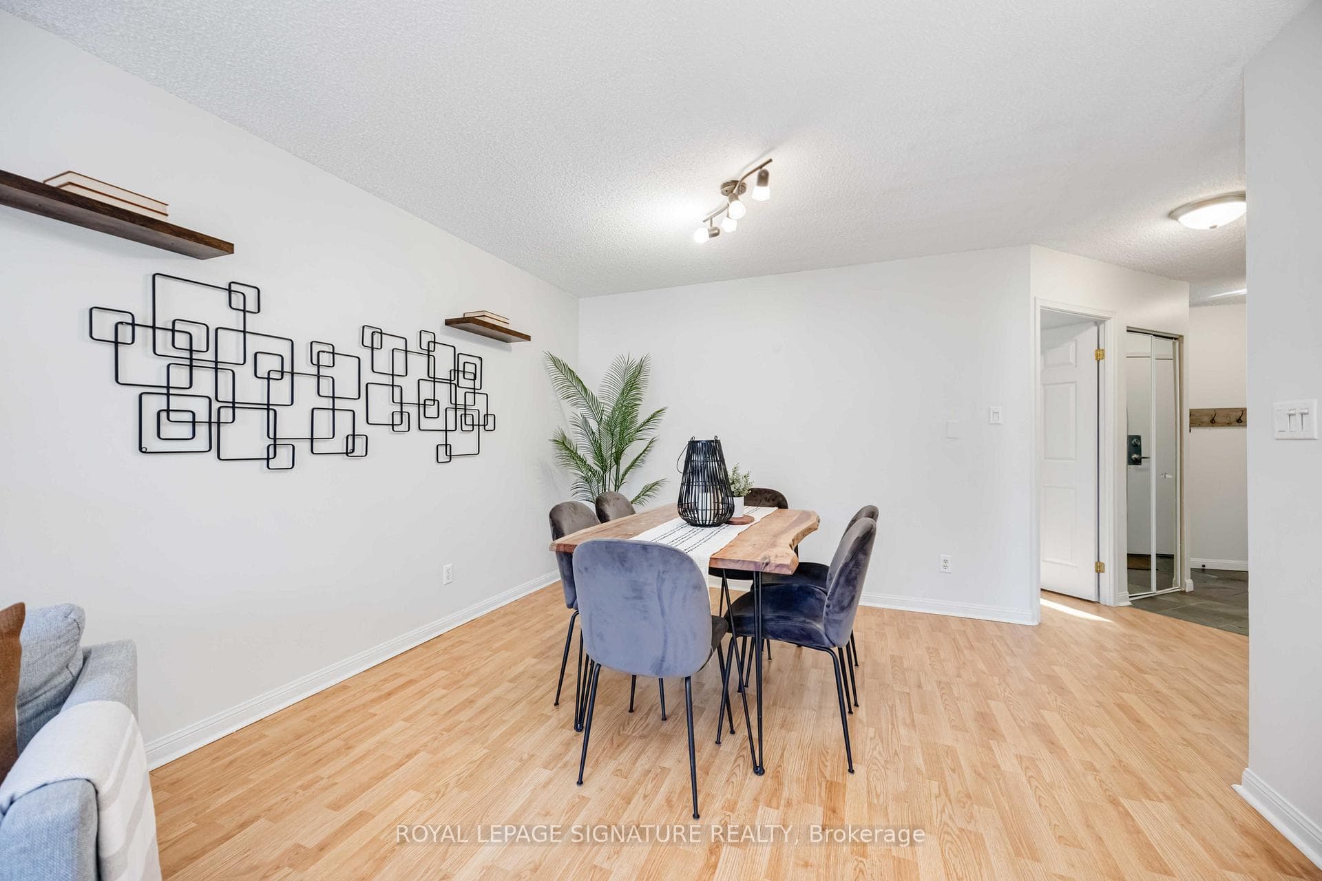 2371 Queen Street Unit 301 photo 3