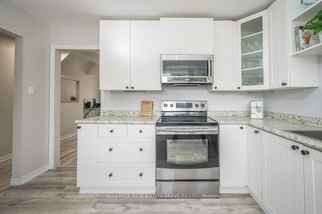 1270 Gainsborough Drive Unit 6 photo 17