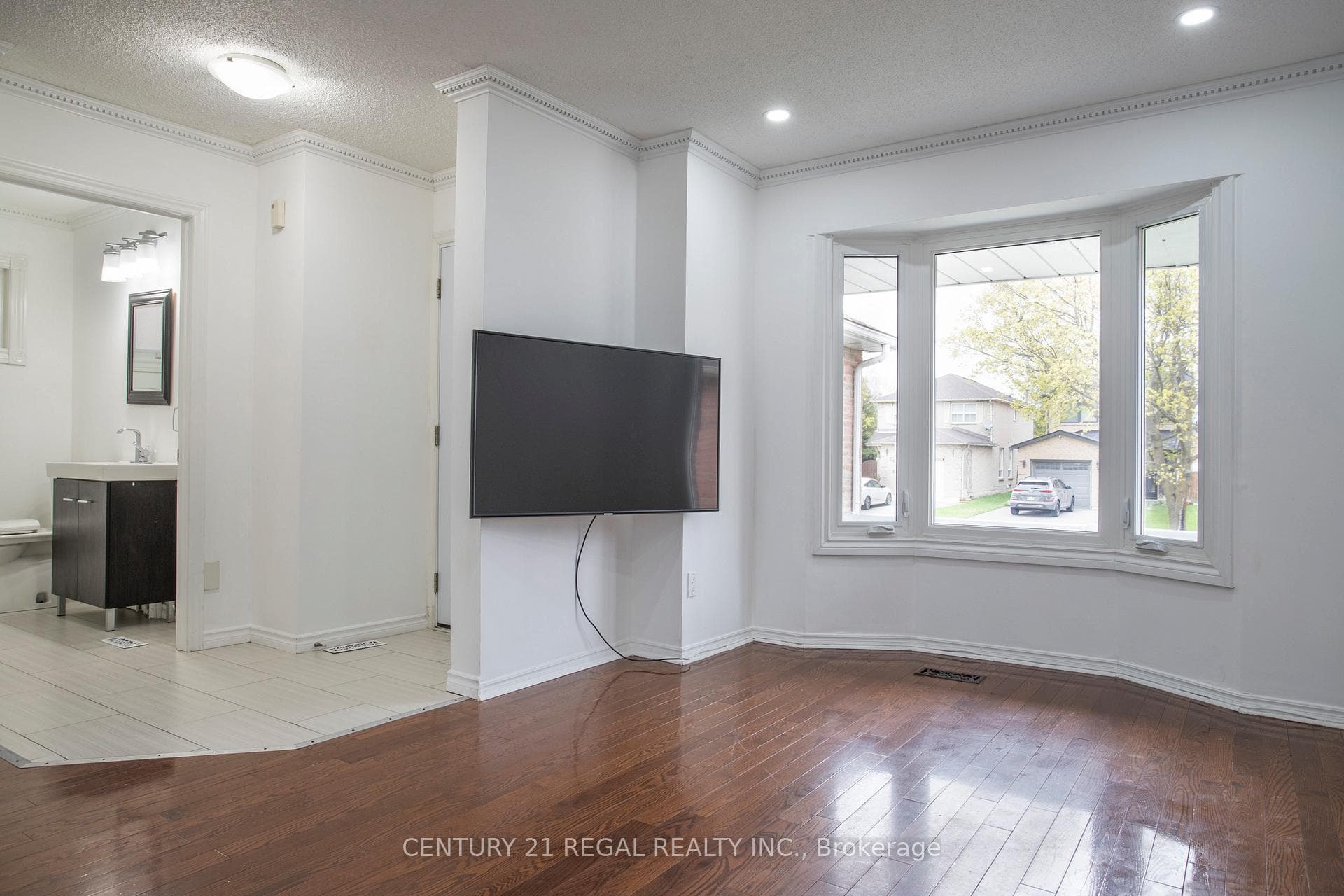 26 Angus Drive photo 4