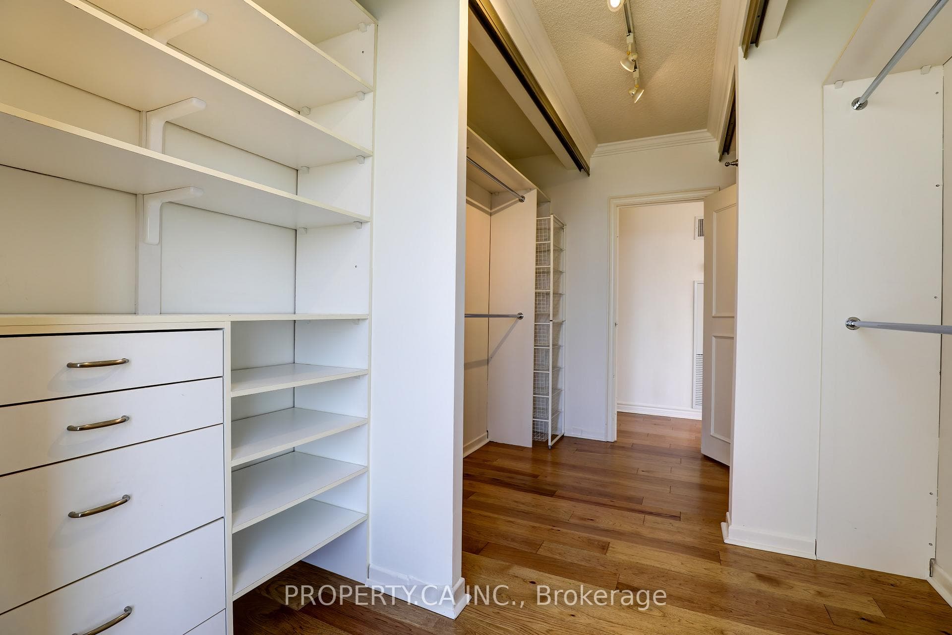 2045 Lake Shore Boulevard Unit 3701 photo 32