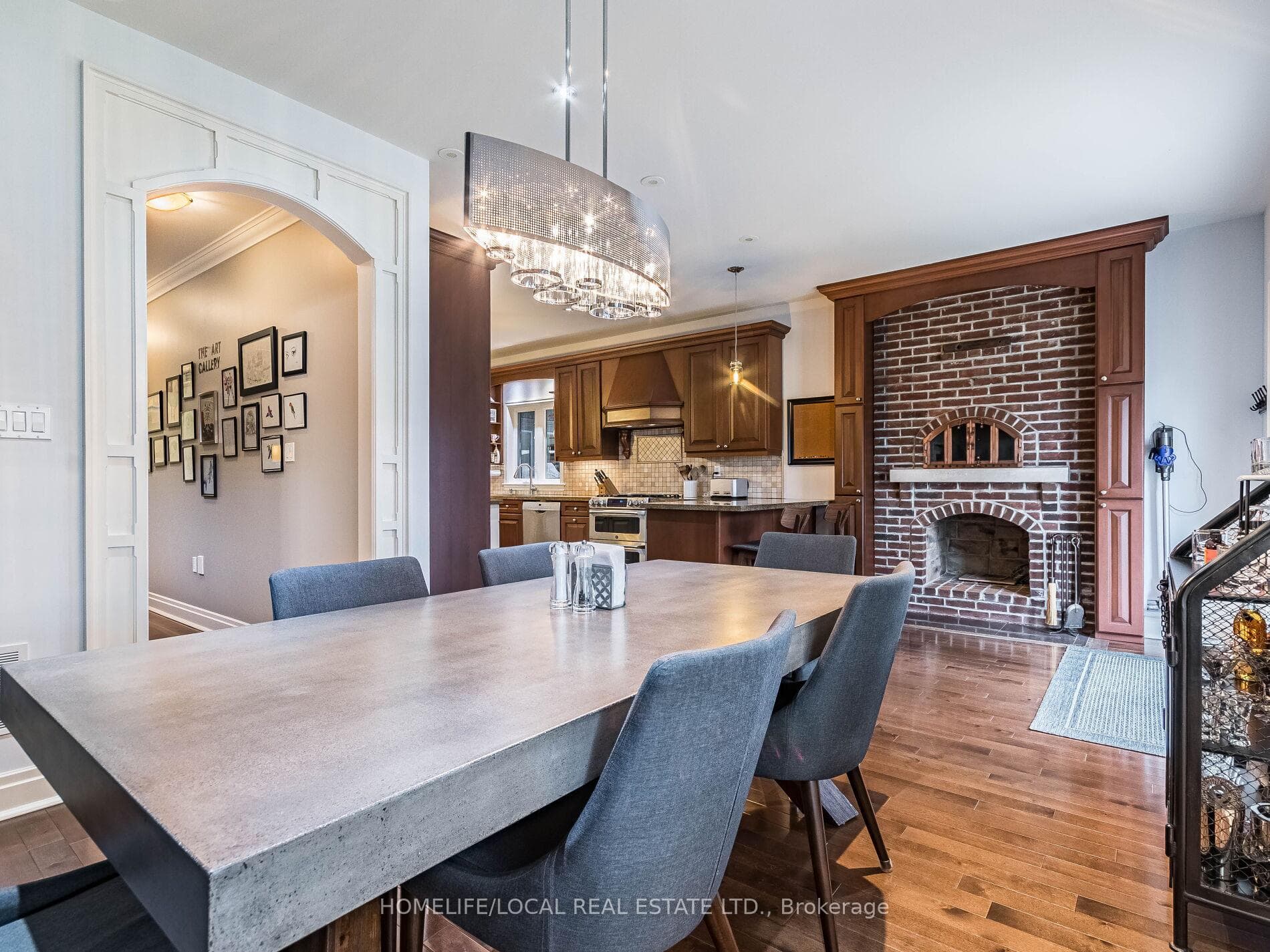 16 Acton Avenue photo 14