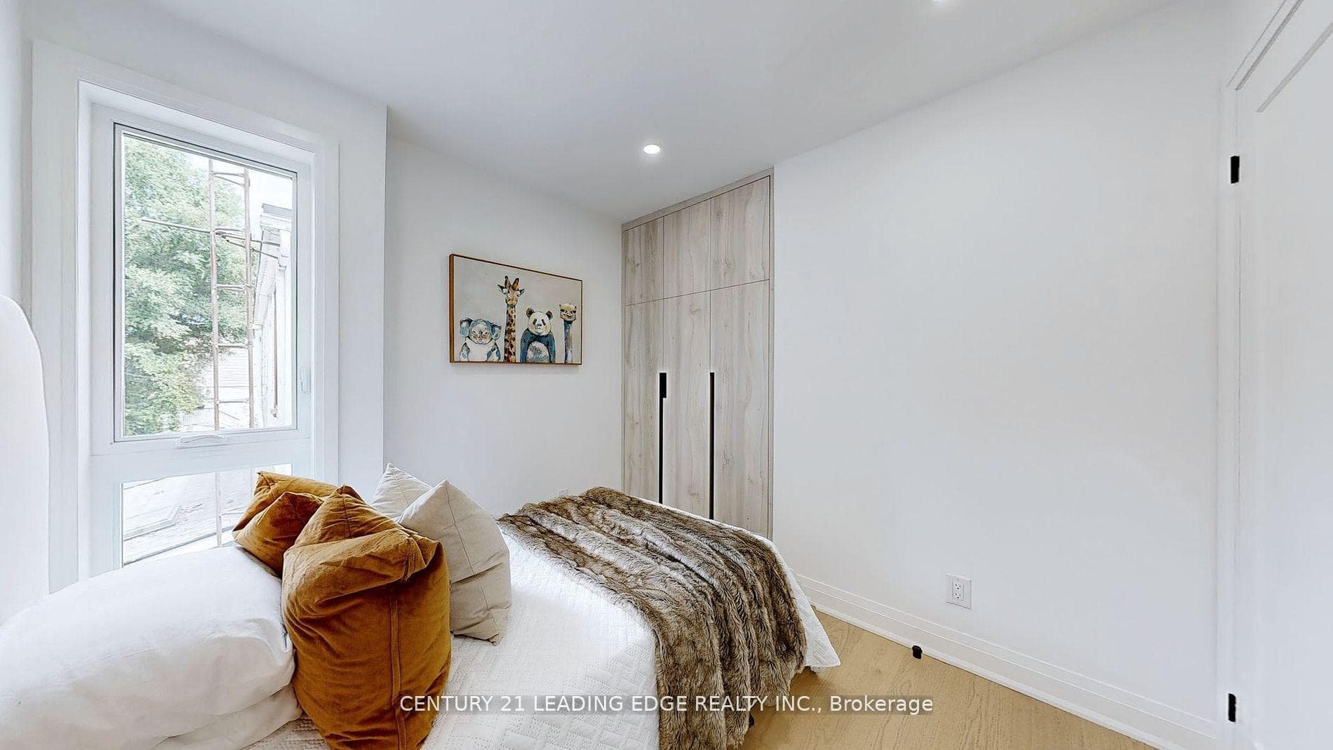 42 Linton Avenue photo 23
