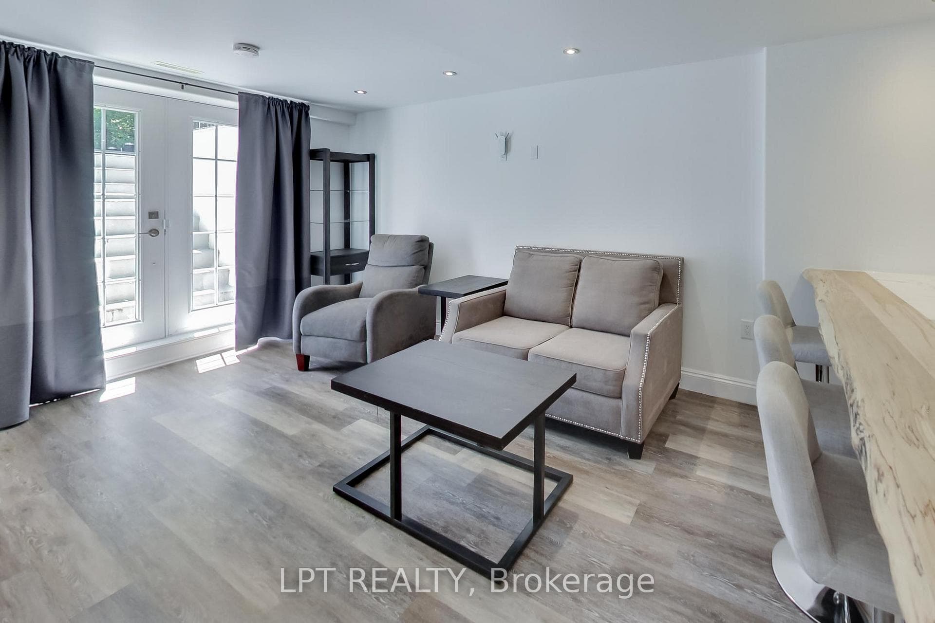 2482 Snowhill Court photo 31