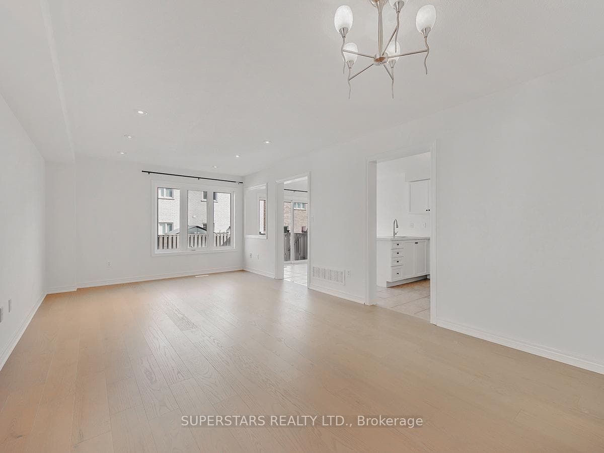 43 Cathmar Drive photo 4