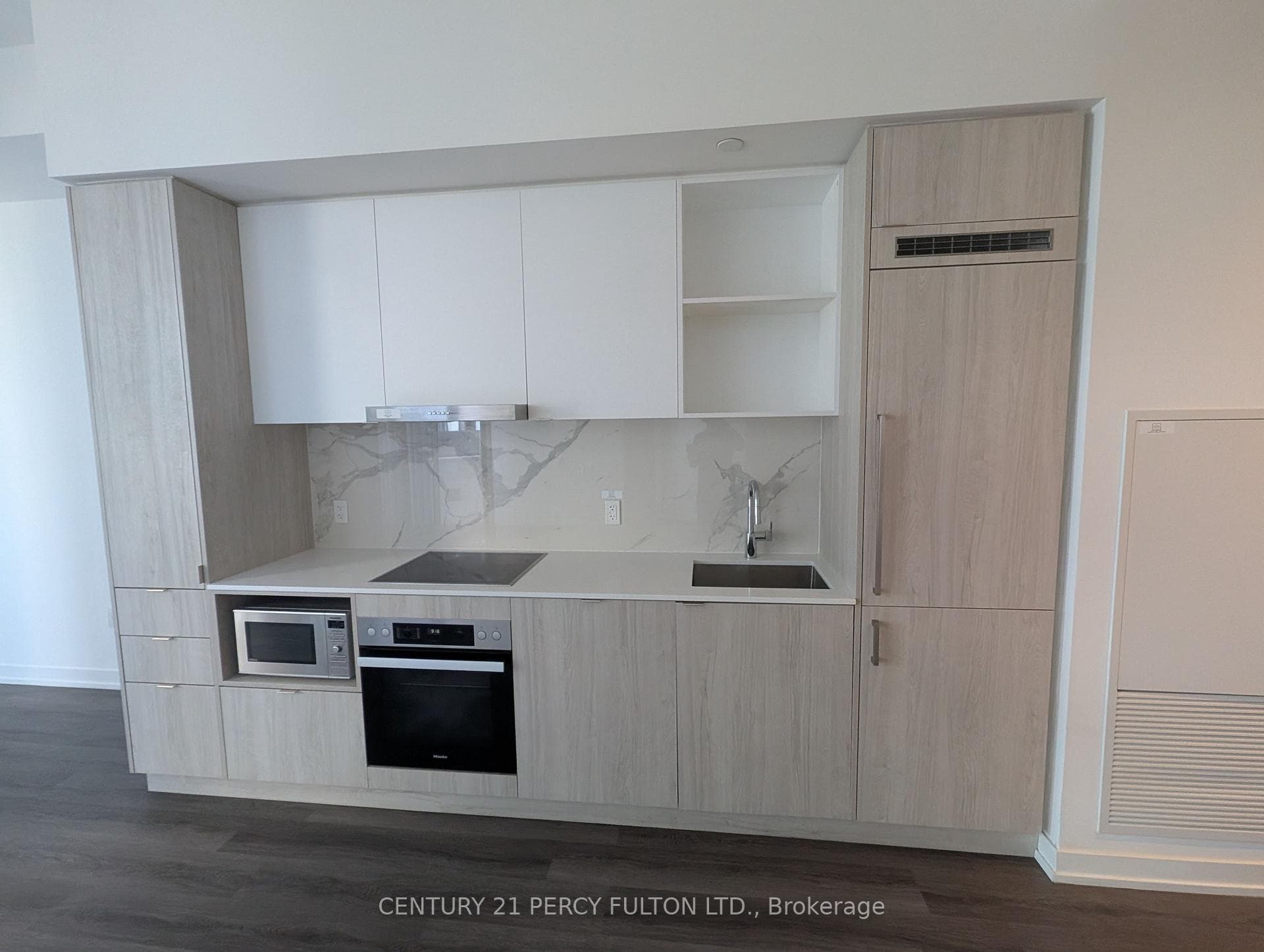 138 Downes Street Unit 5912 photo 1