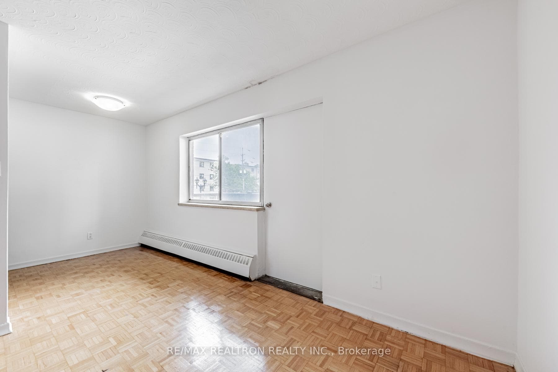 165 Colborne Avenue Unit 202 photo 5