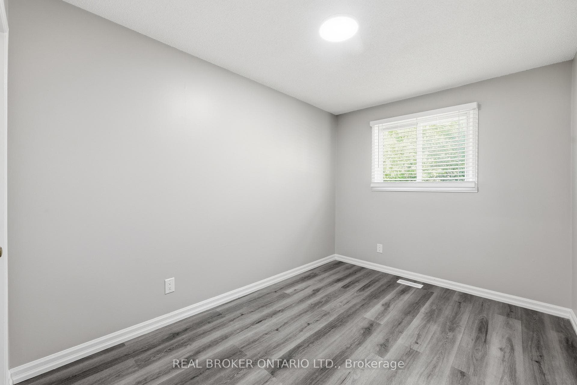 42 Terrace Avenue photo 17