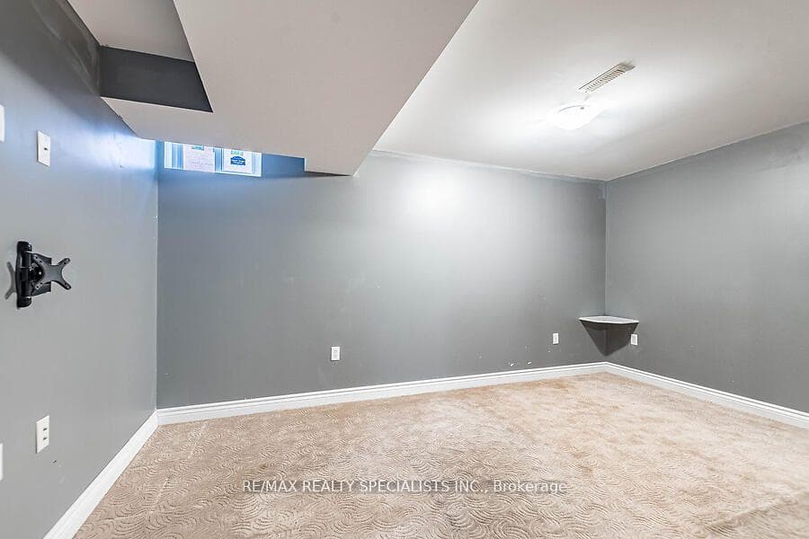 6525 WARBLER Lane photo 34