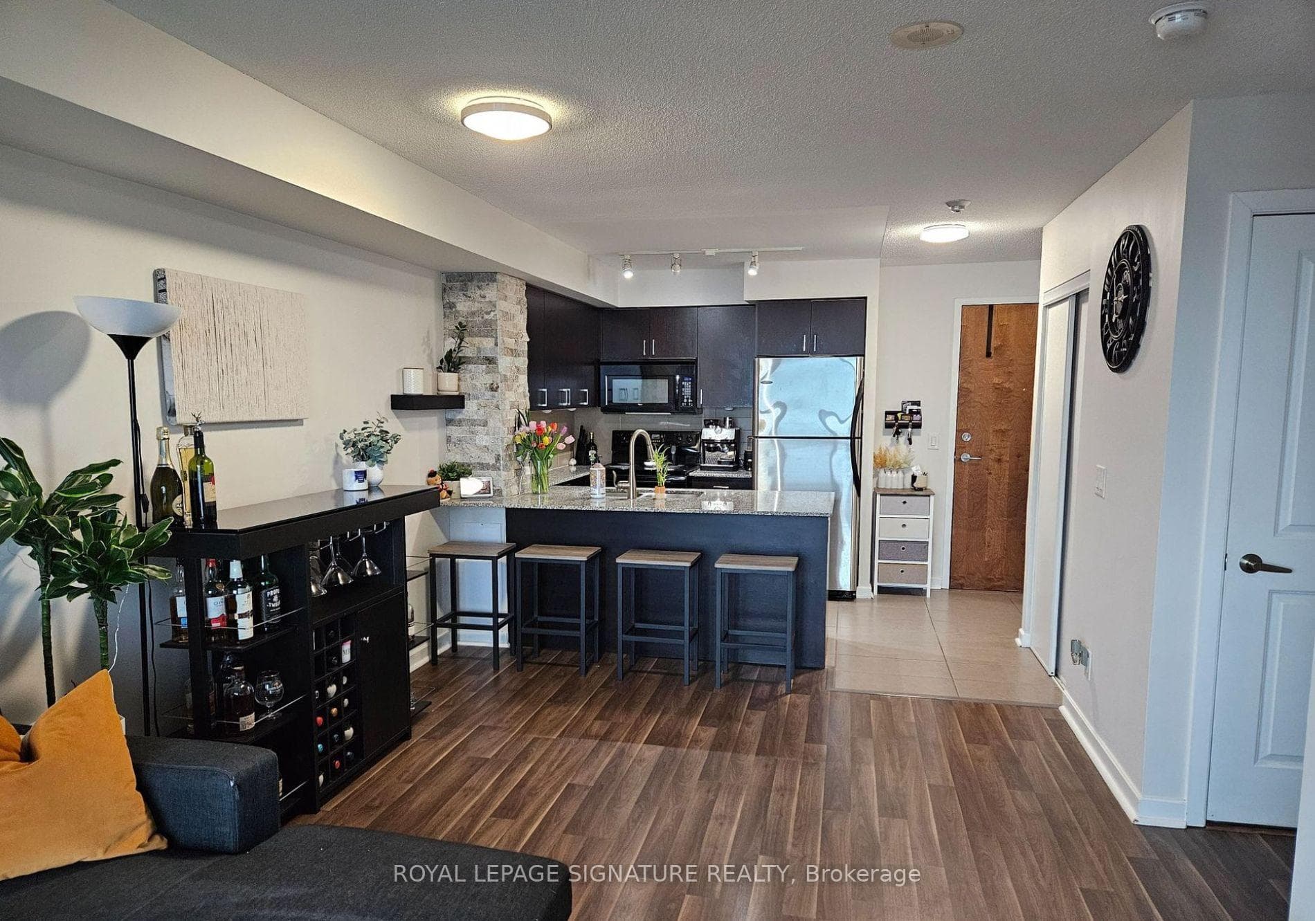 1235 Bayly Street Unit 1307 photo 5