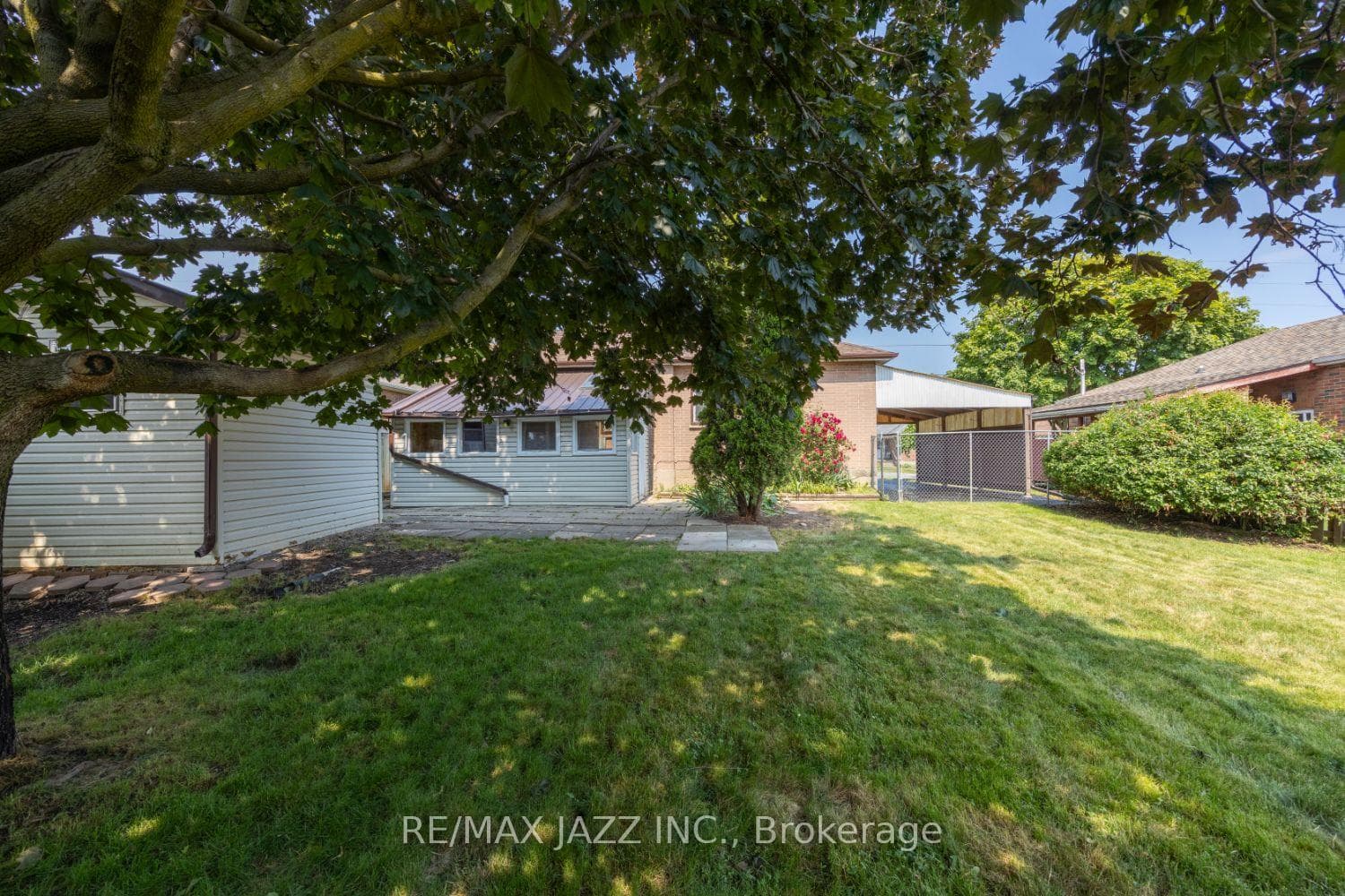 52 Liberty Street photo 28