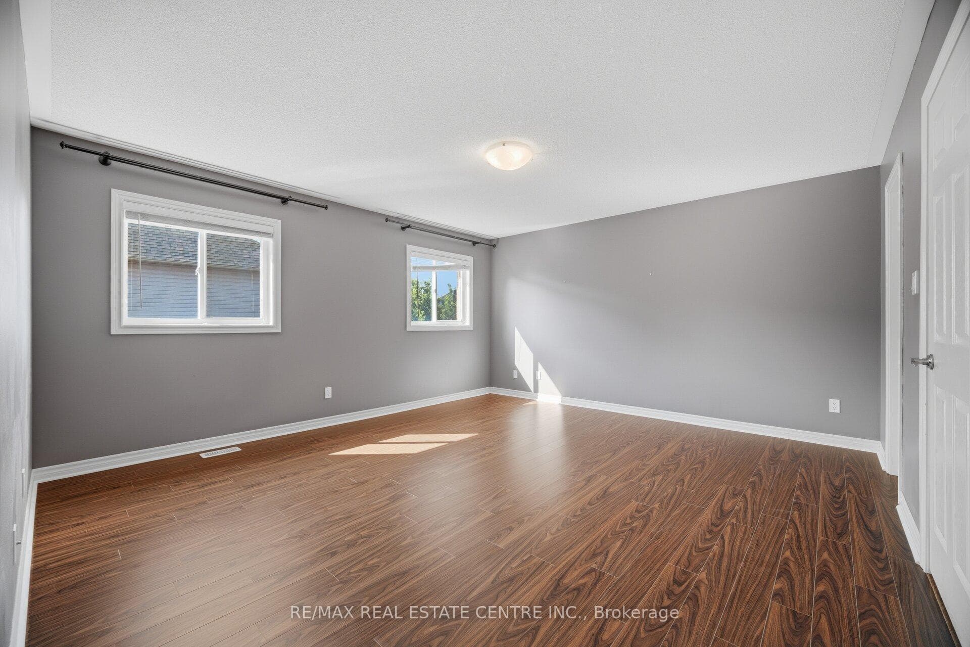 366 Hobbs Crescent photo 27