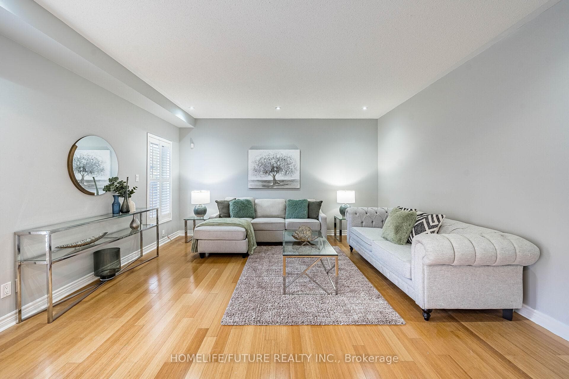16 Mcqueen Crescent photo 19
