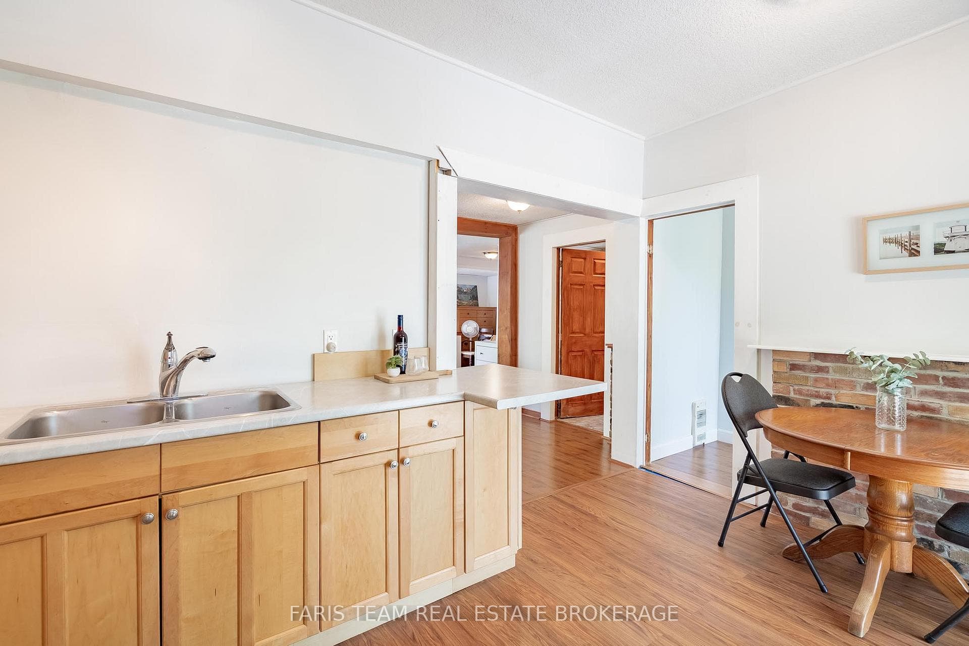 216 Oxbow Park Drive photo 9