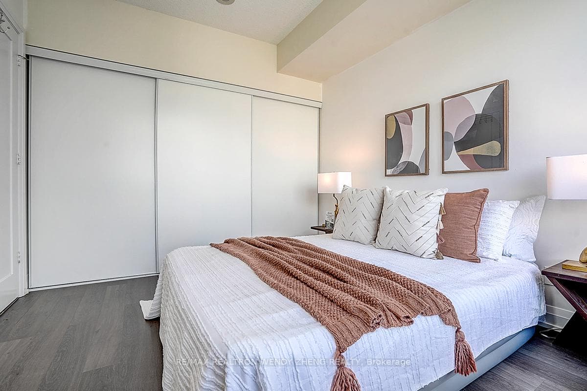 5 Sheppard Avenue Unit 4021 photo 20
