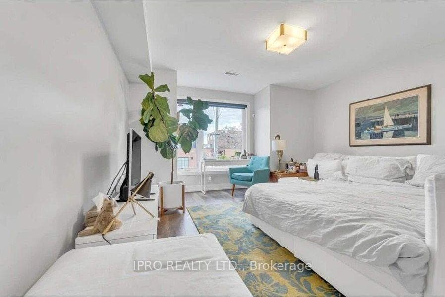 47 Edwin Avenue Unit Main photo 12