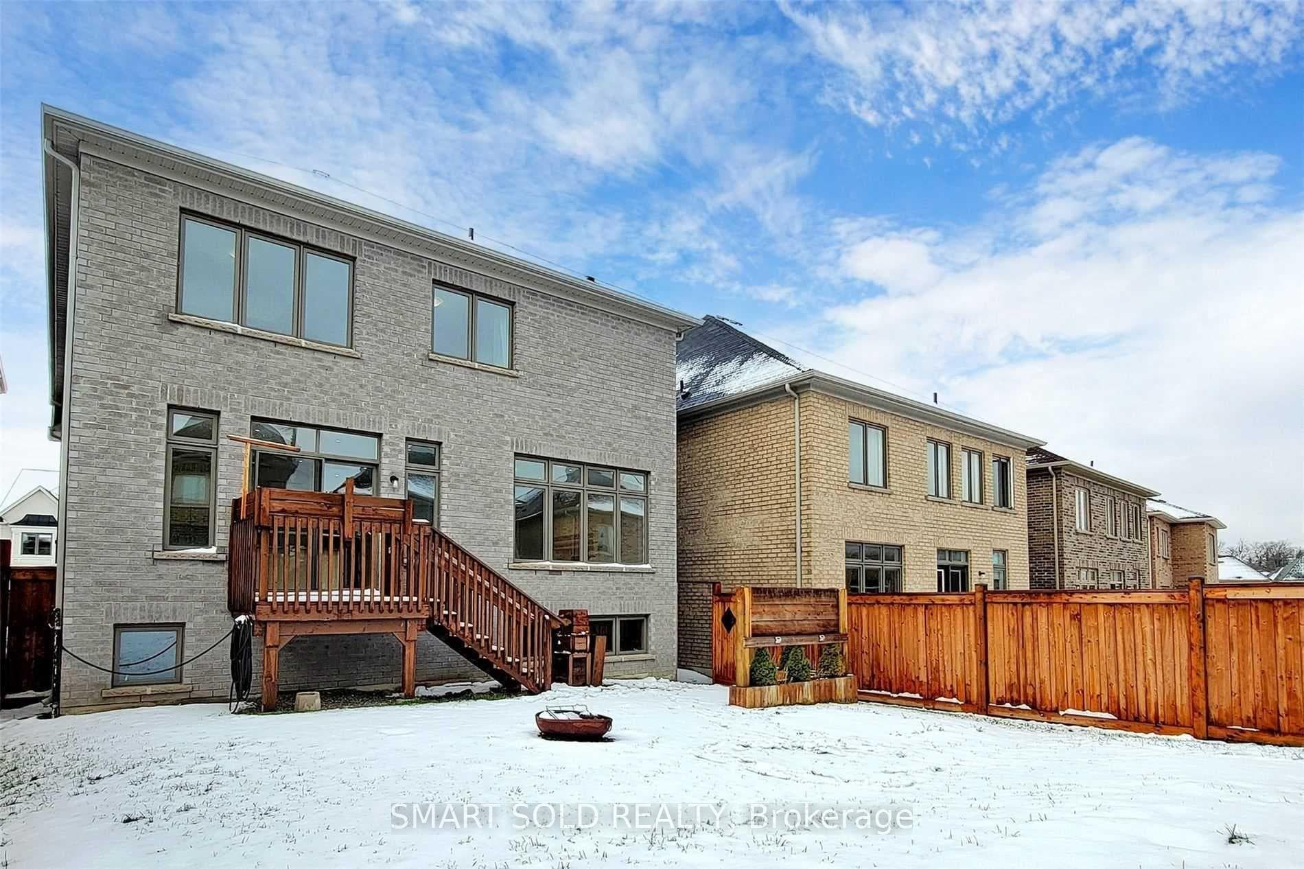 23 Forest Edge Crescent photo 32