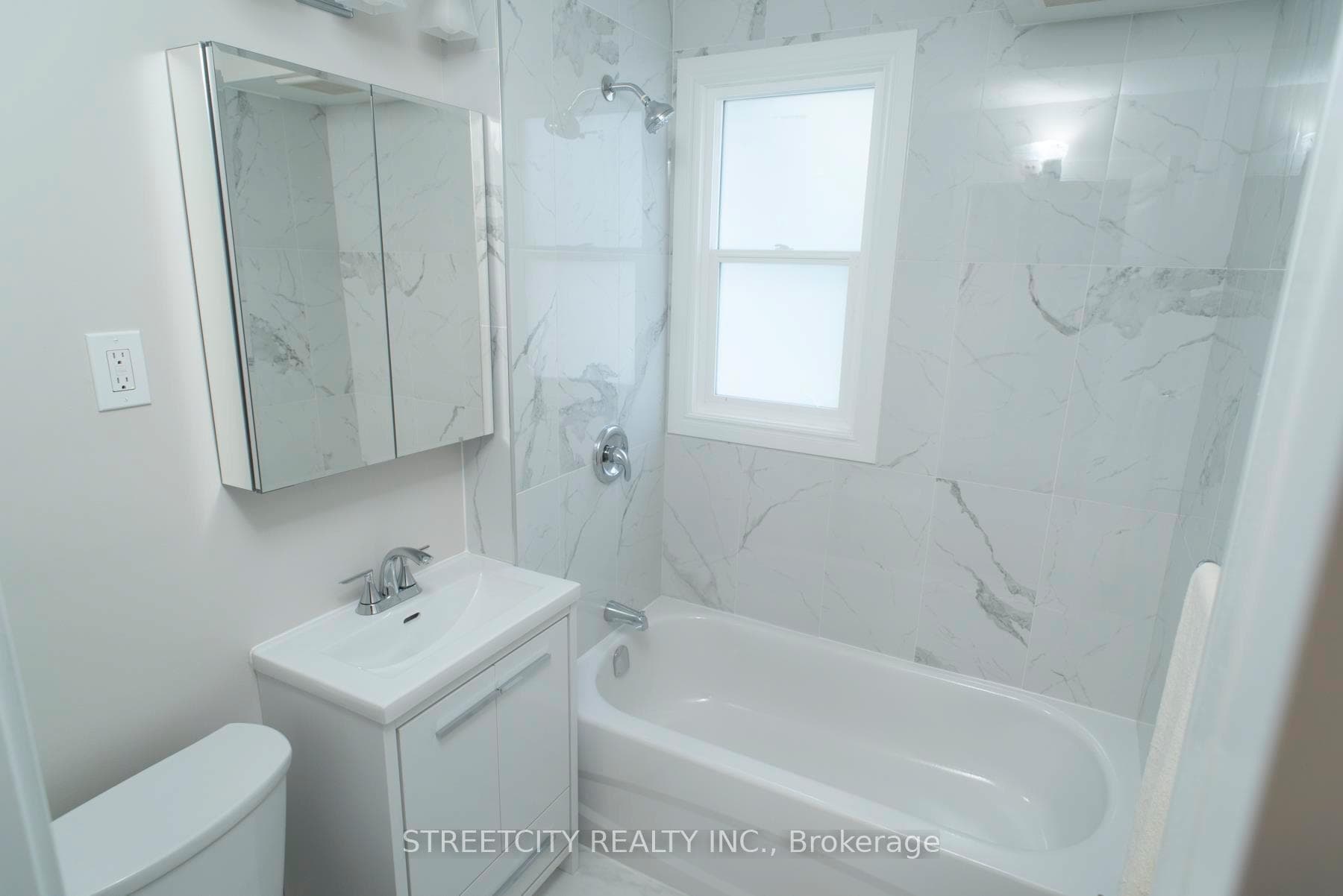 228 Christina Street photo 25