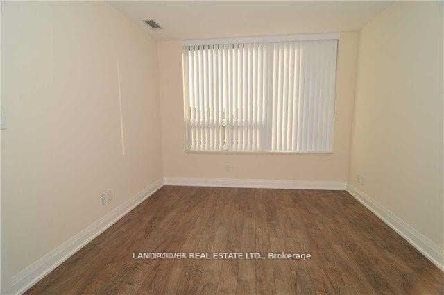 18 Uptown Drive Unit 825 photo 5