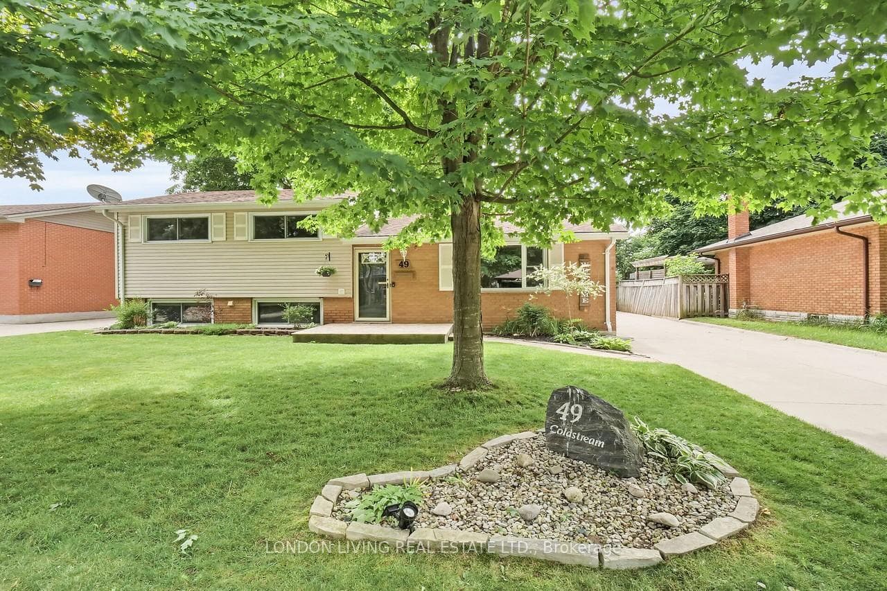 49 Coldstream Crescent photo 1