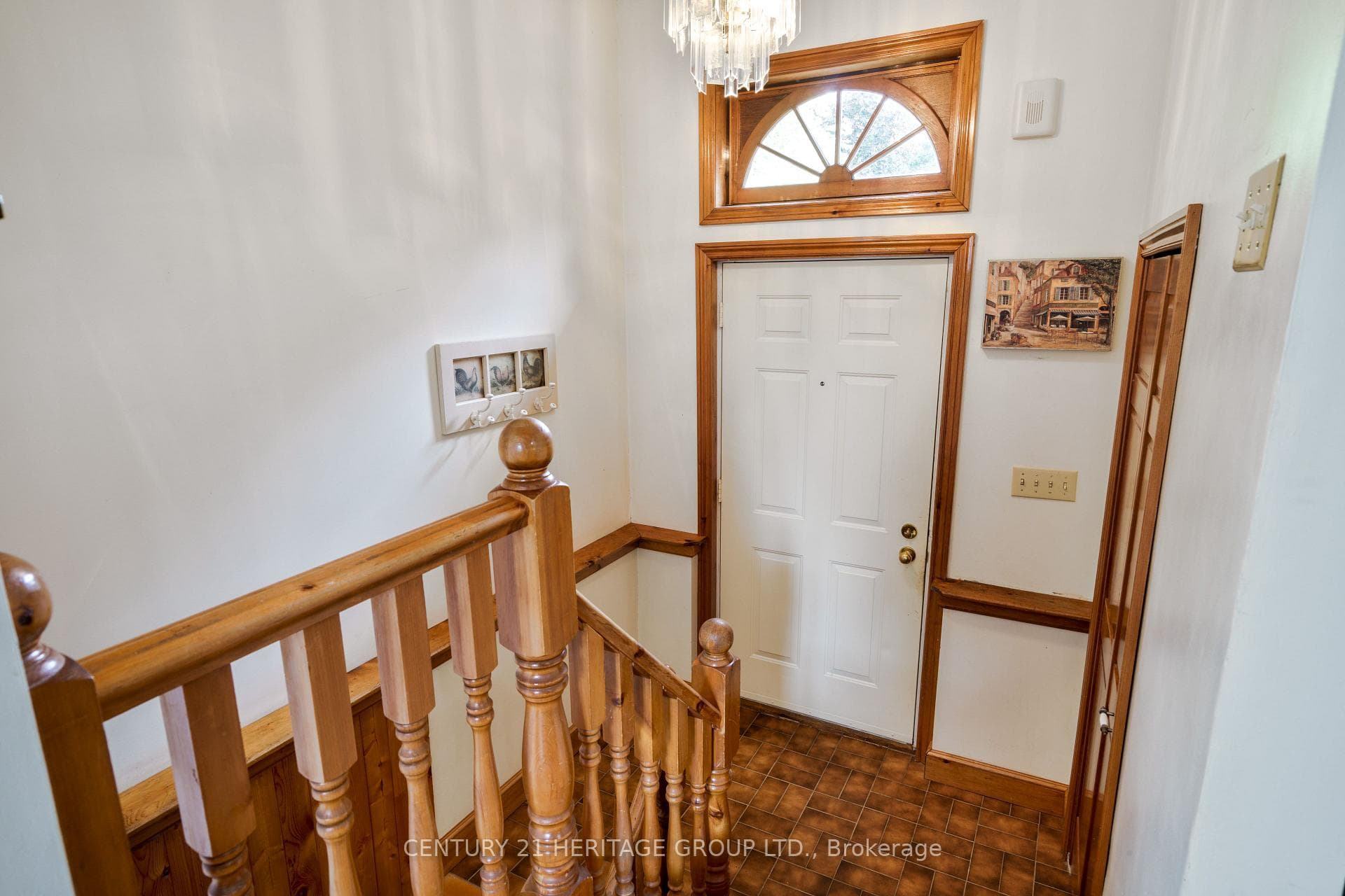 165 Frederick Street photo 4