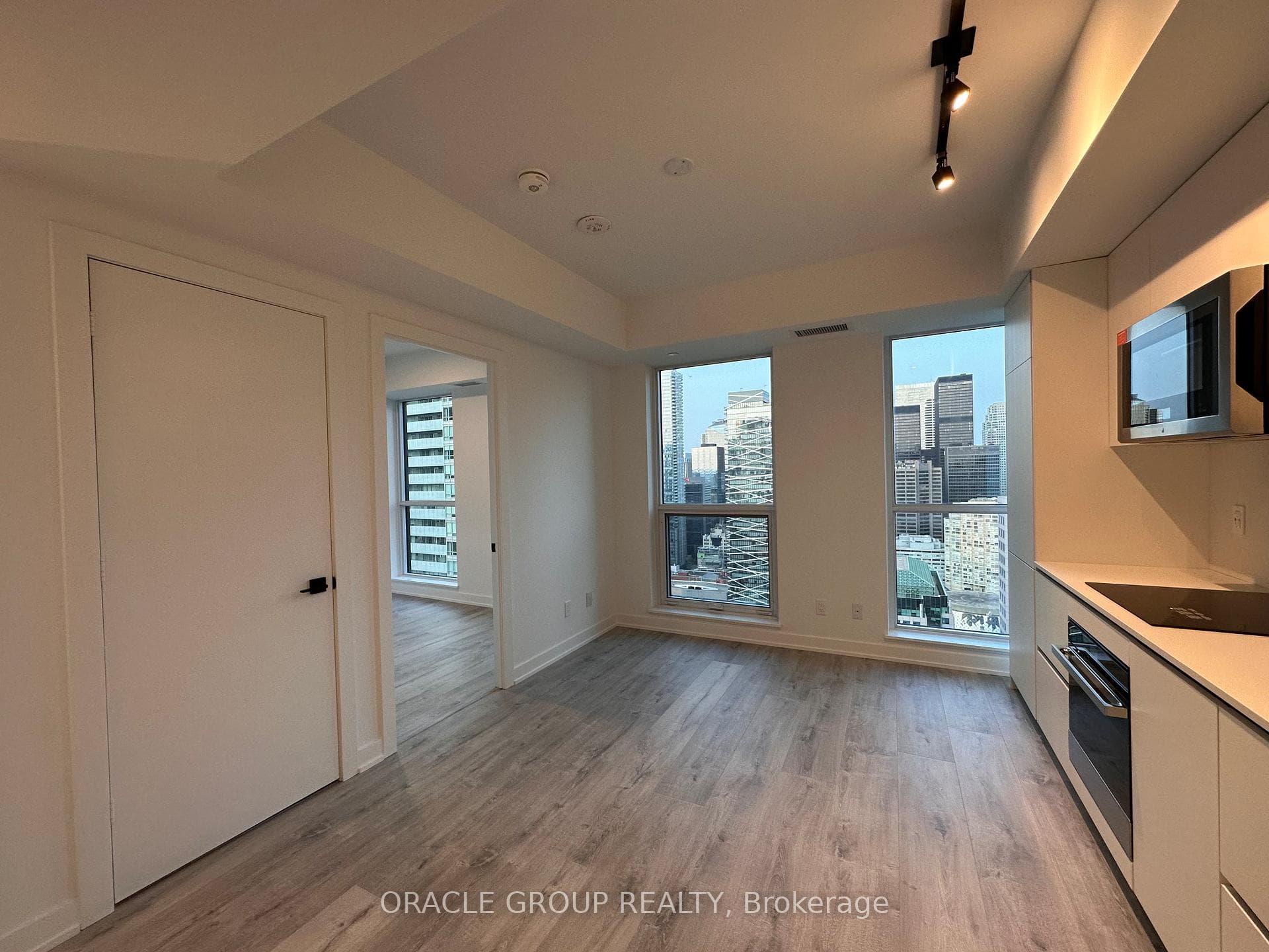 327 King Street Unit 3601 photo 5