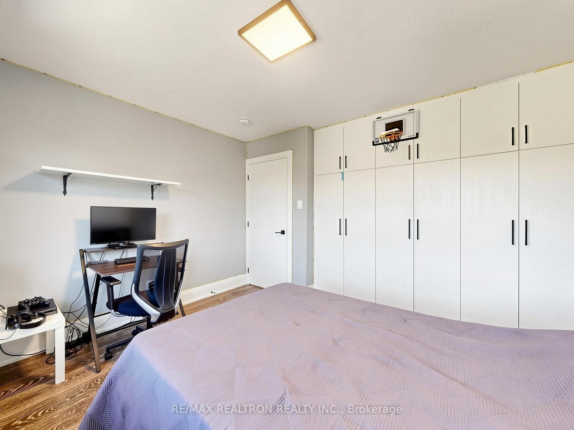132 Stilecroft Drive photo 30
