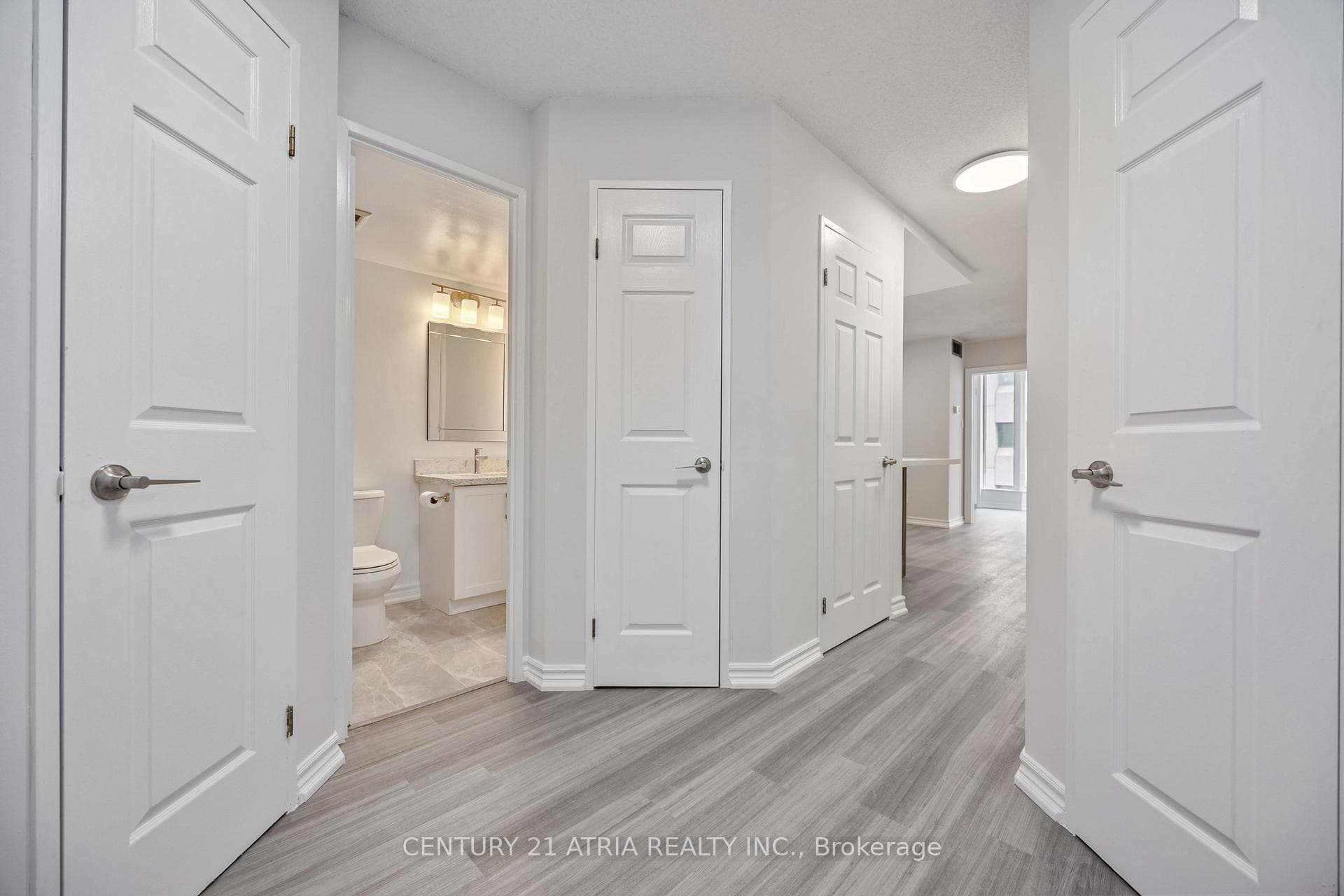 55 Centre Avenue Unit 2205 photo 16