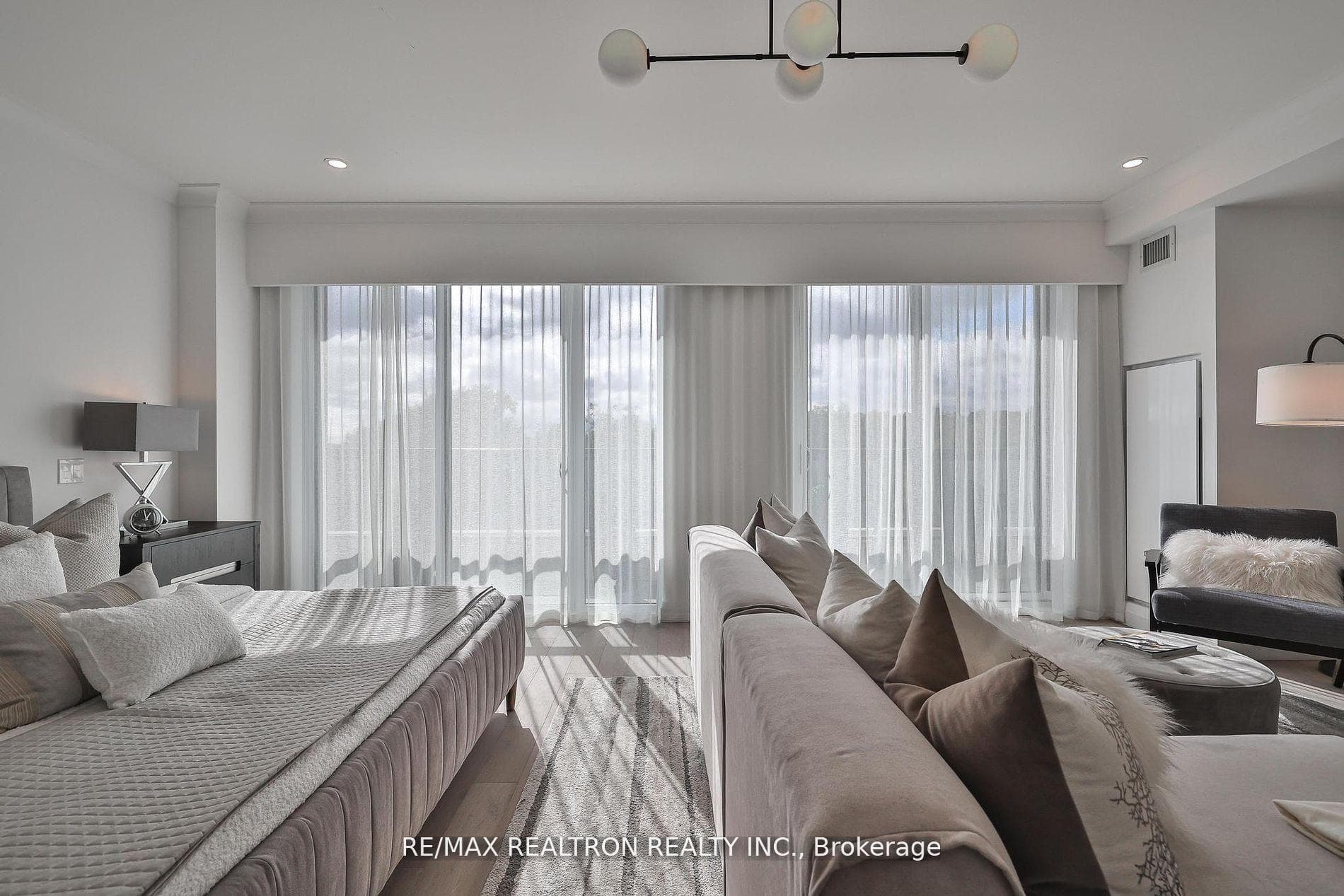 285 Avenue Road Unit 502 photo 17
