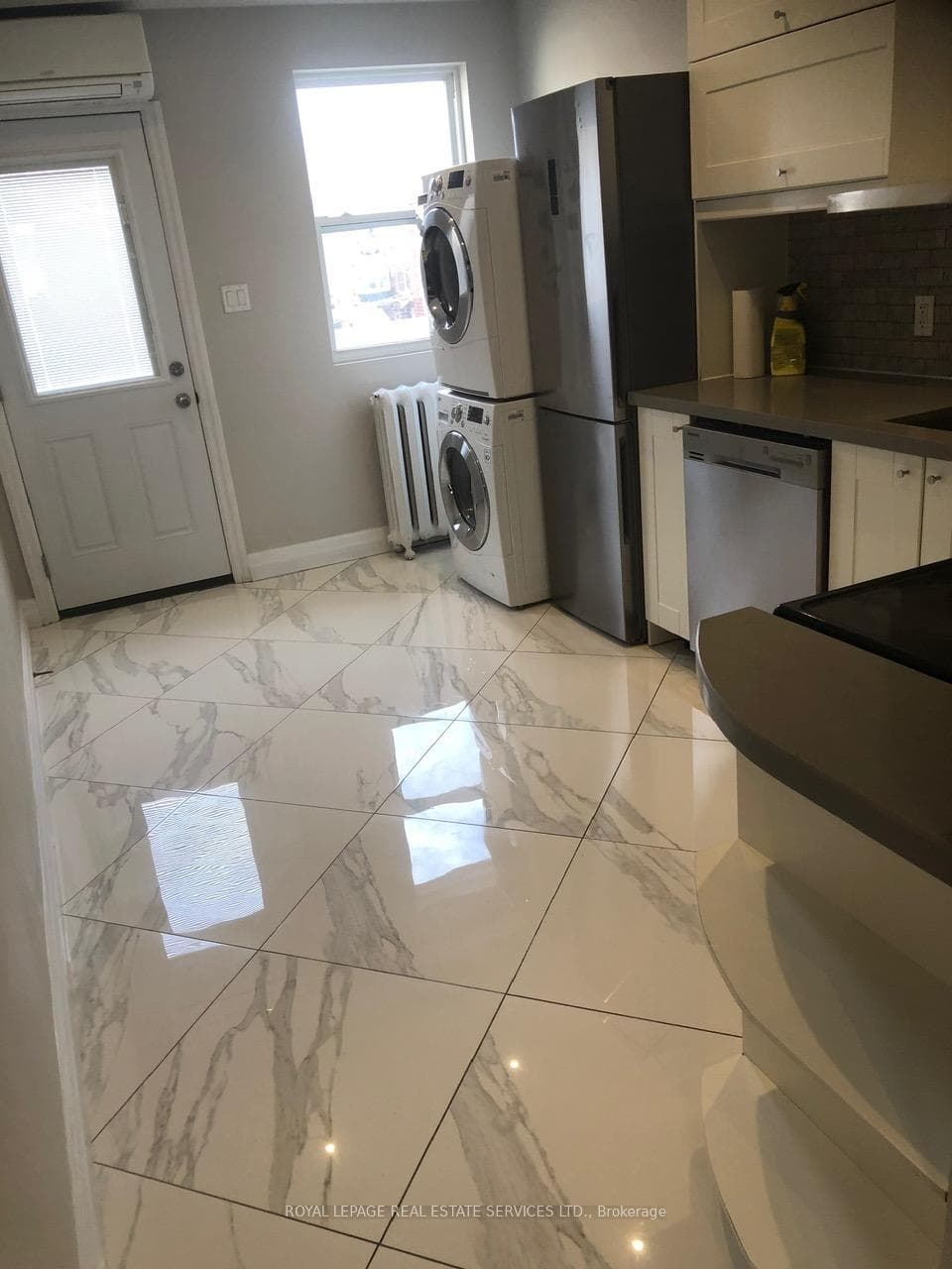 291A Roncesvalles Avenue Unit 3rd Flr photo 5