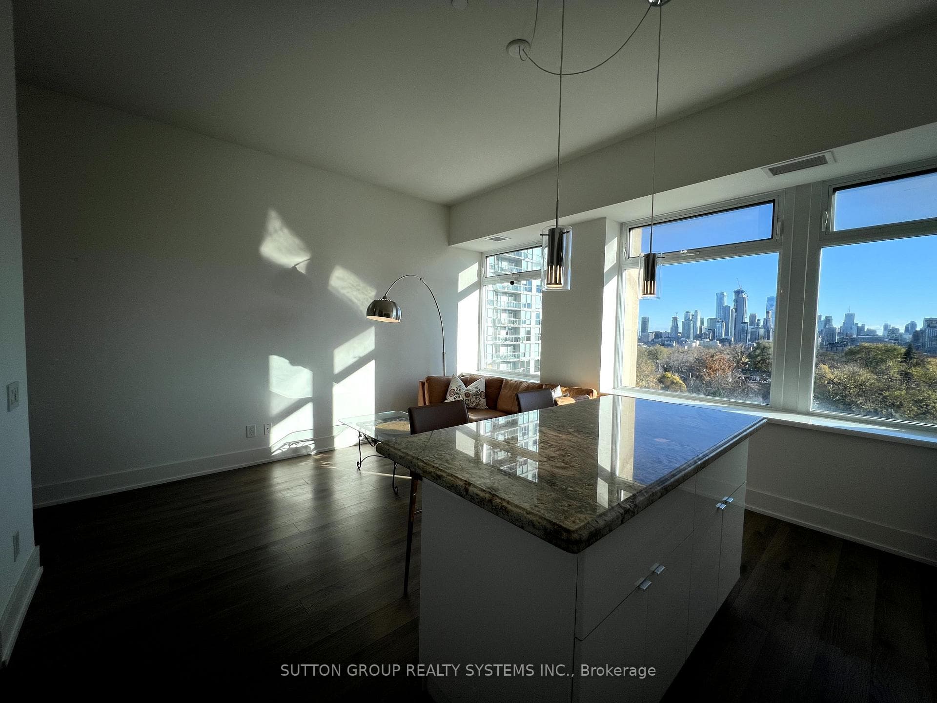 111 St Clair Avenue Unit 716 photo 11