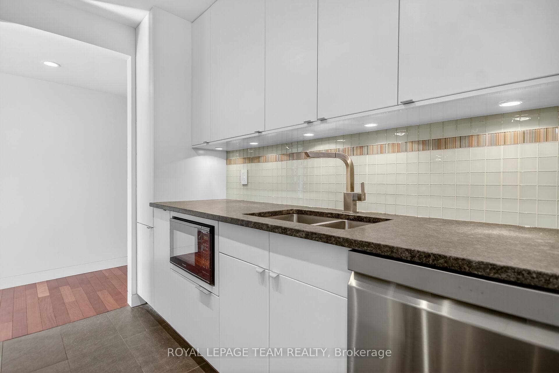 470 Laurier Avenue Unit 2003 photo 13